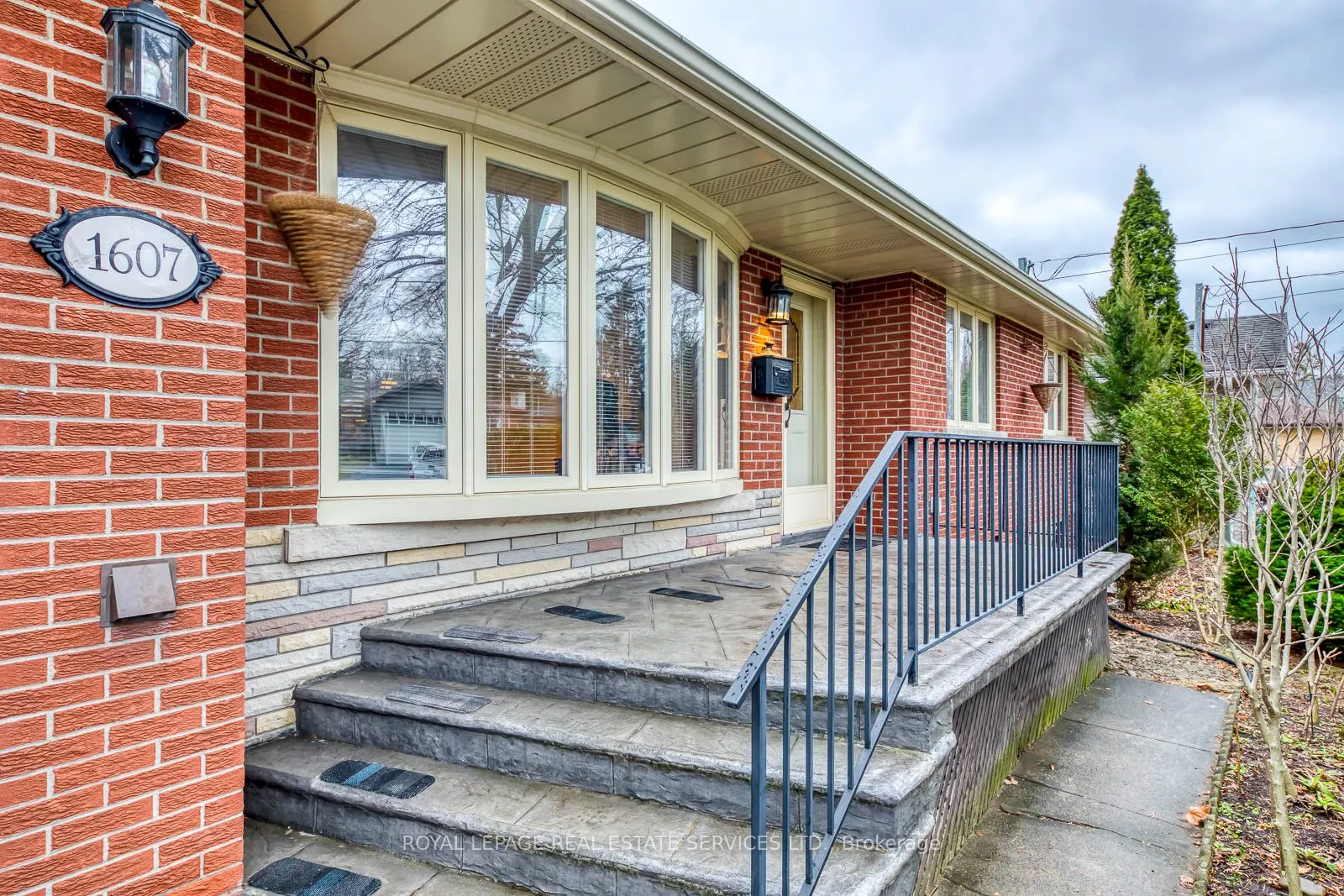1607 Ewald Road
