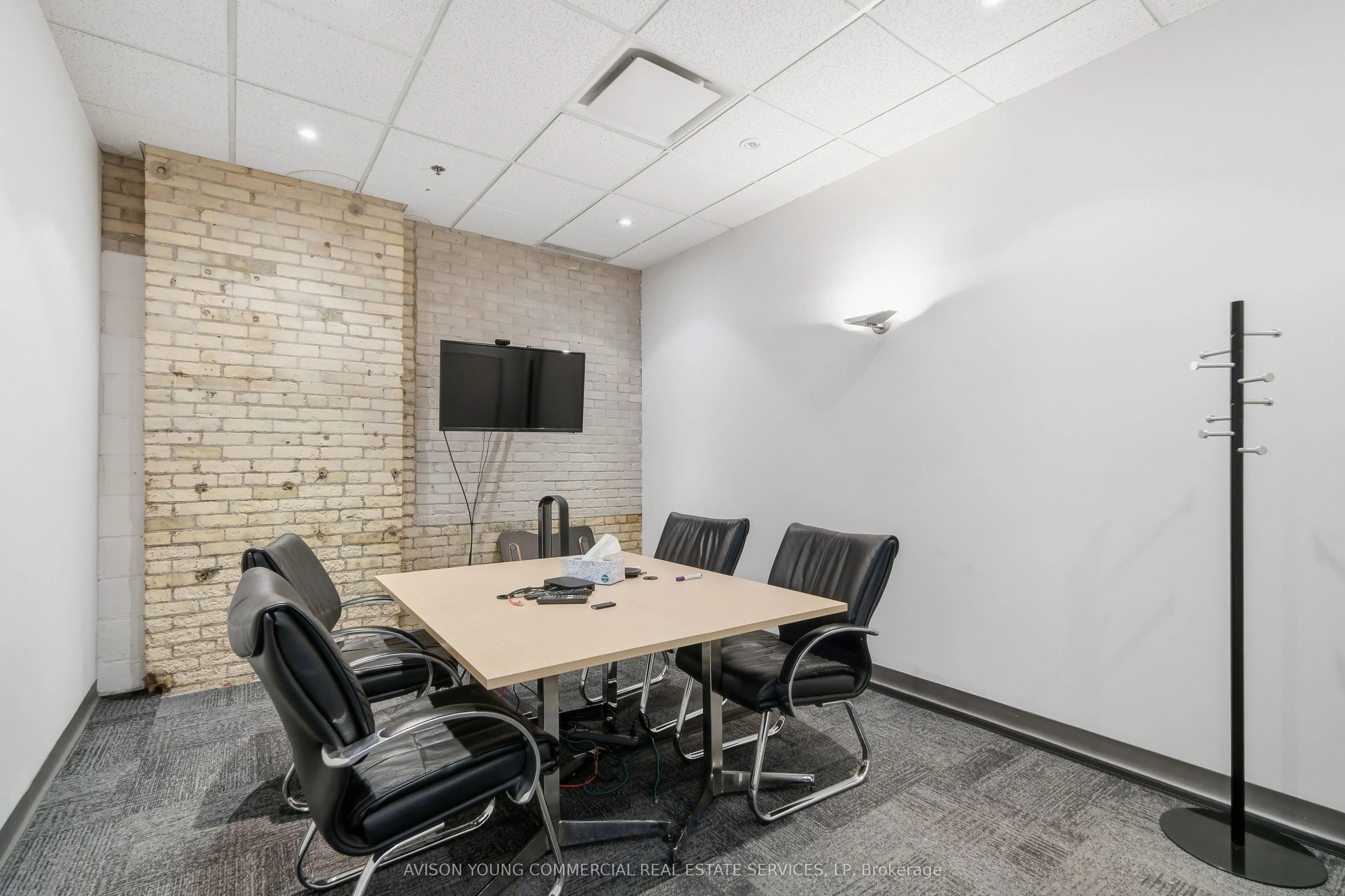 96 Mowat Avenue #Ground Floor