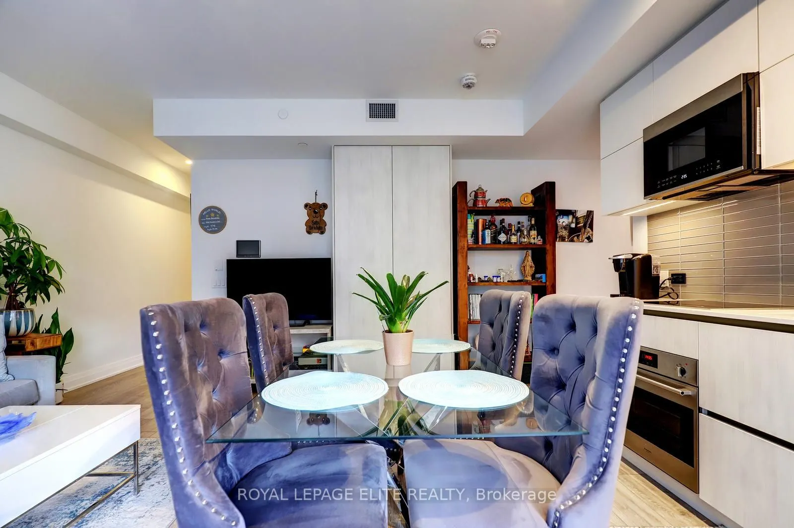 21 Park Street E #318