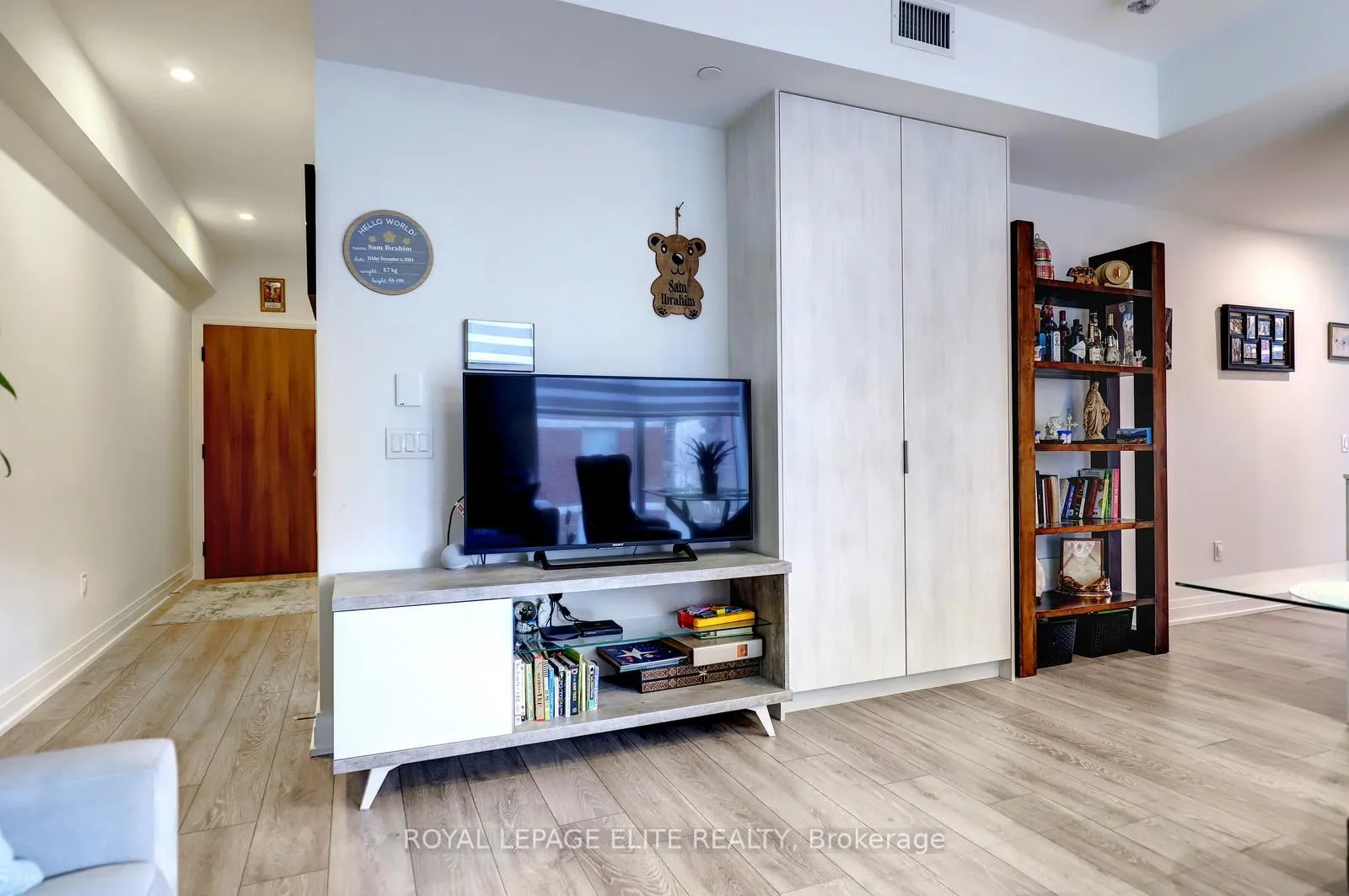 21 Park Street E #318