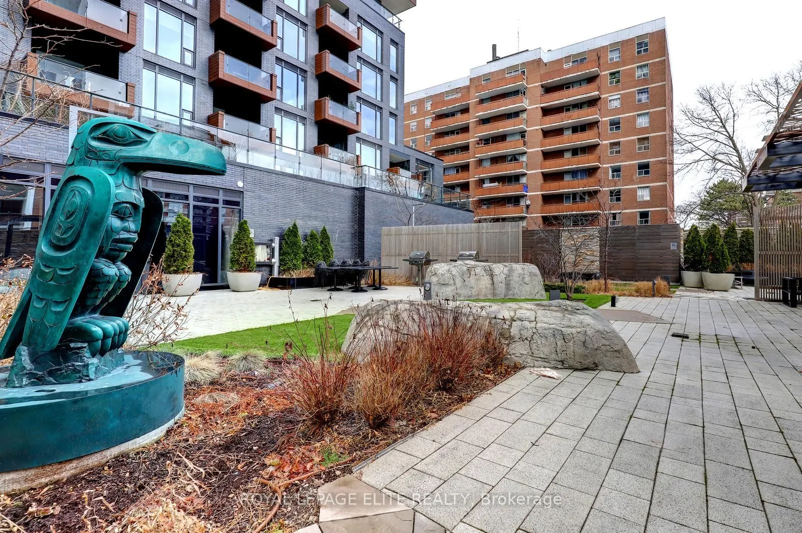 21 Park Street E #318