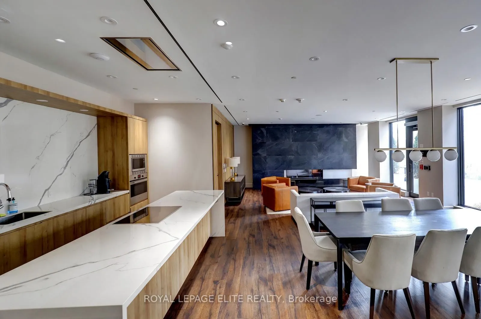 21 Park Street E #318