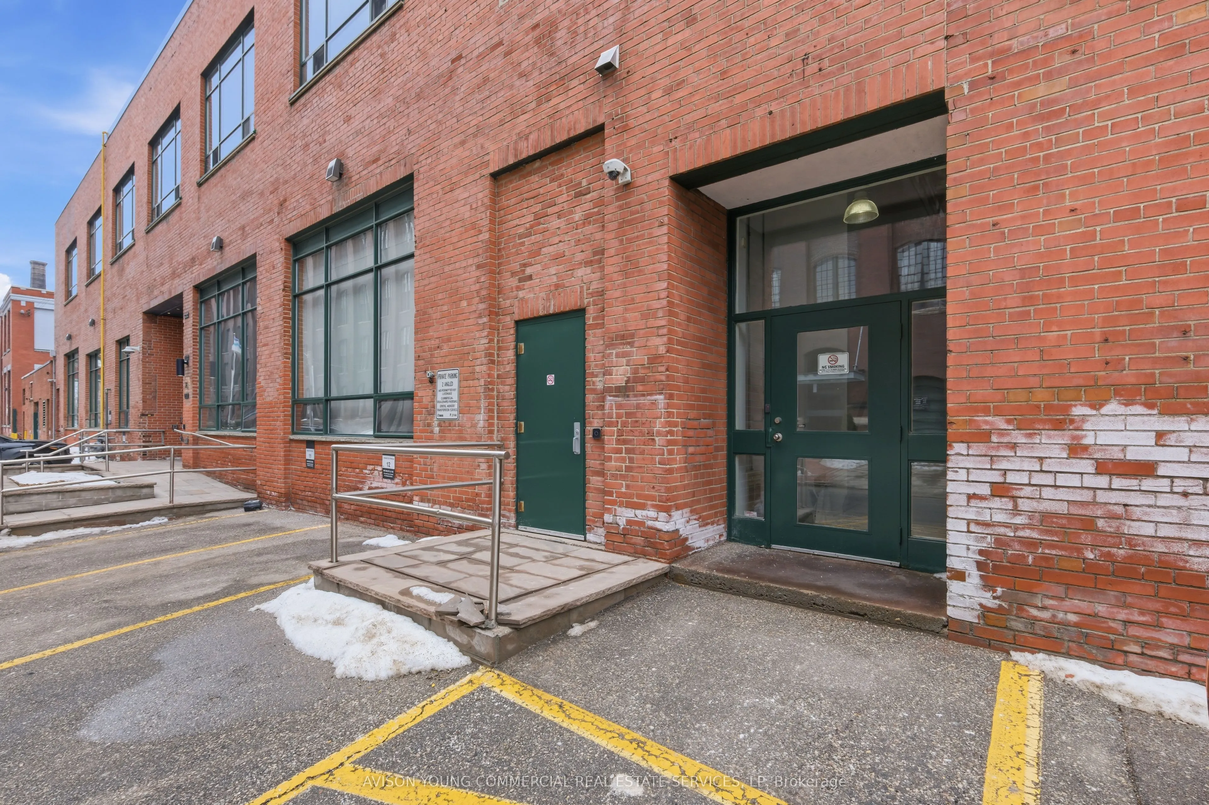 96 Mowat Avenue #2nd Floor