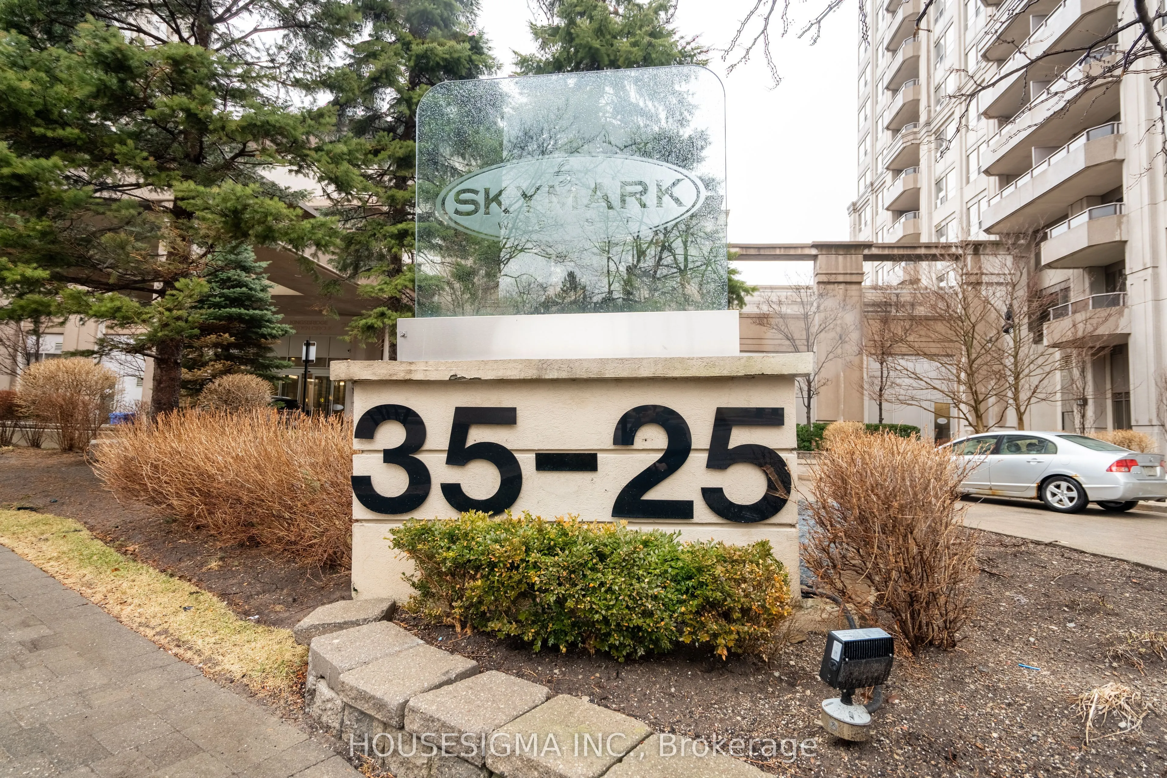 35 Kingsbridge Garden Circle #513