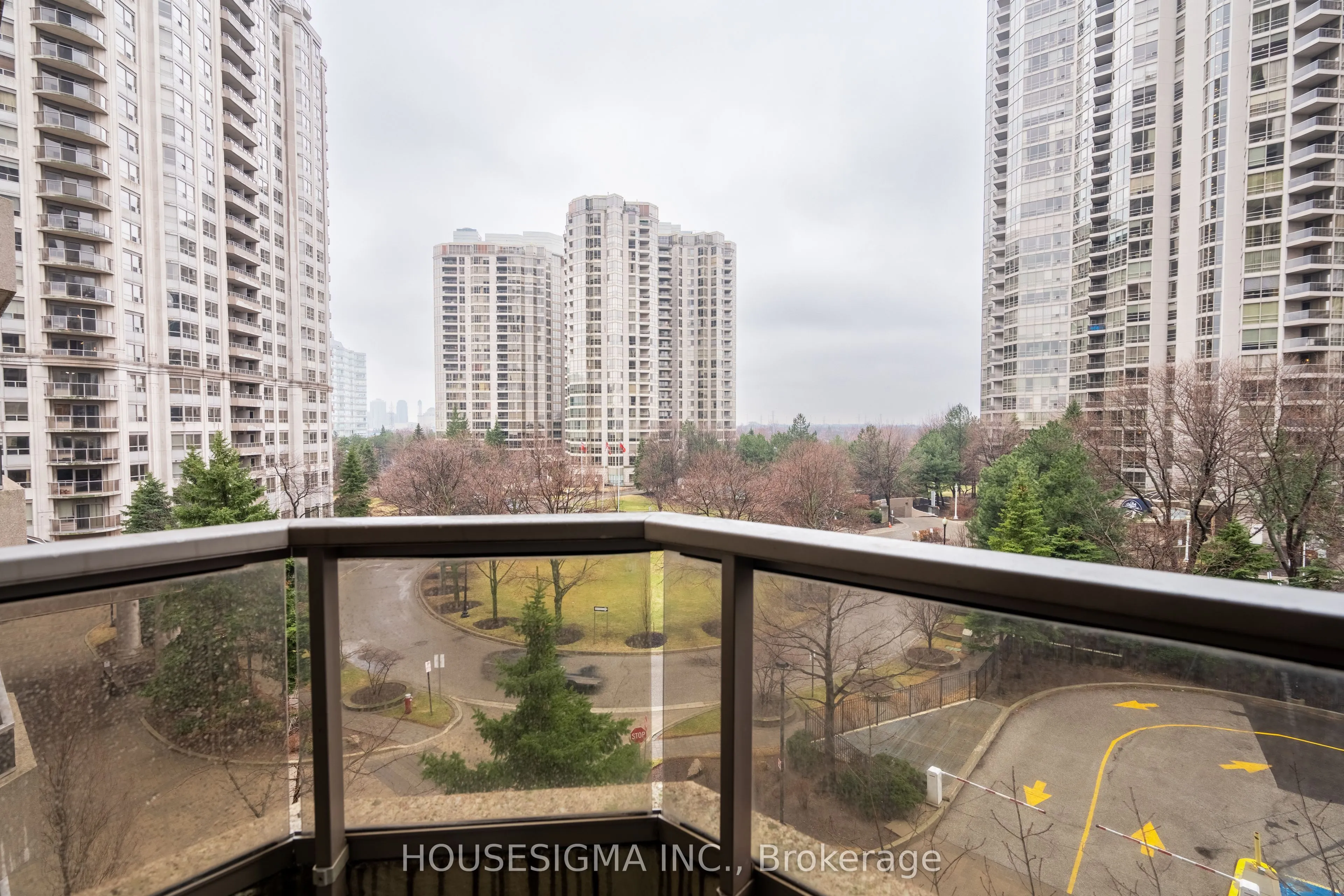 35 Kingsbridge Garden Circle #513