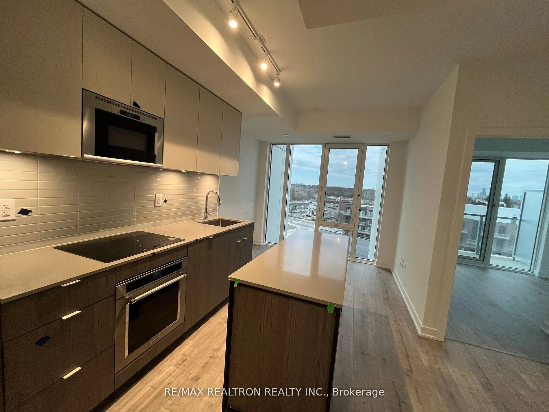220 Missinnihe Way #817