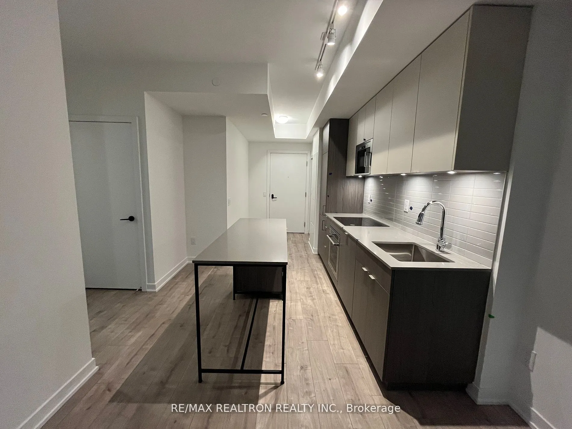 220 Missinnihe Way #817