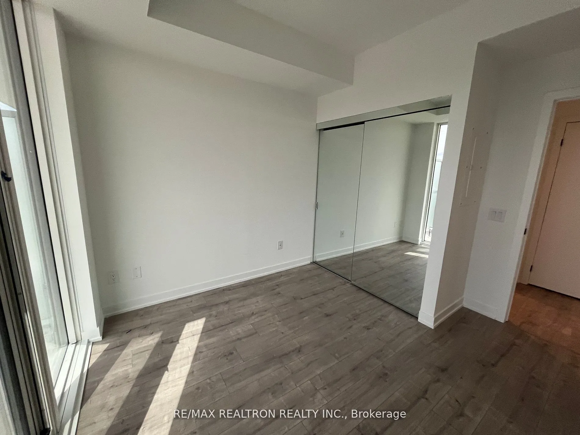 220 Missinnihe Way #817