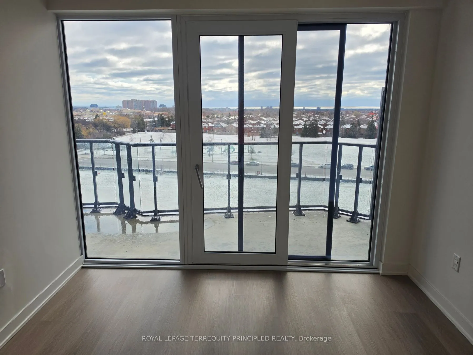 448 Burnhamthorpe Road W #517