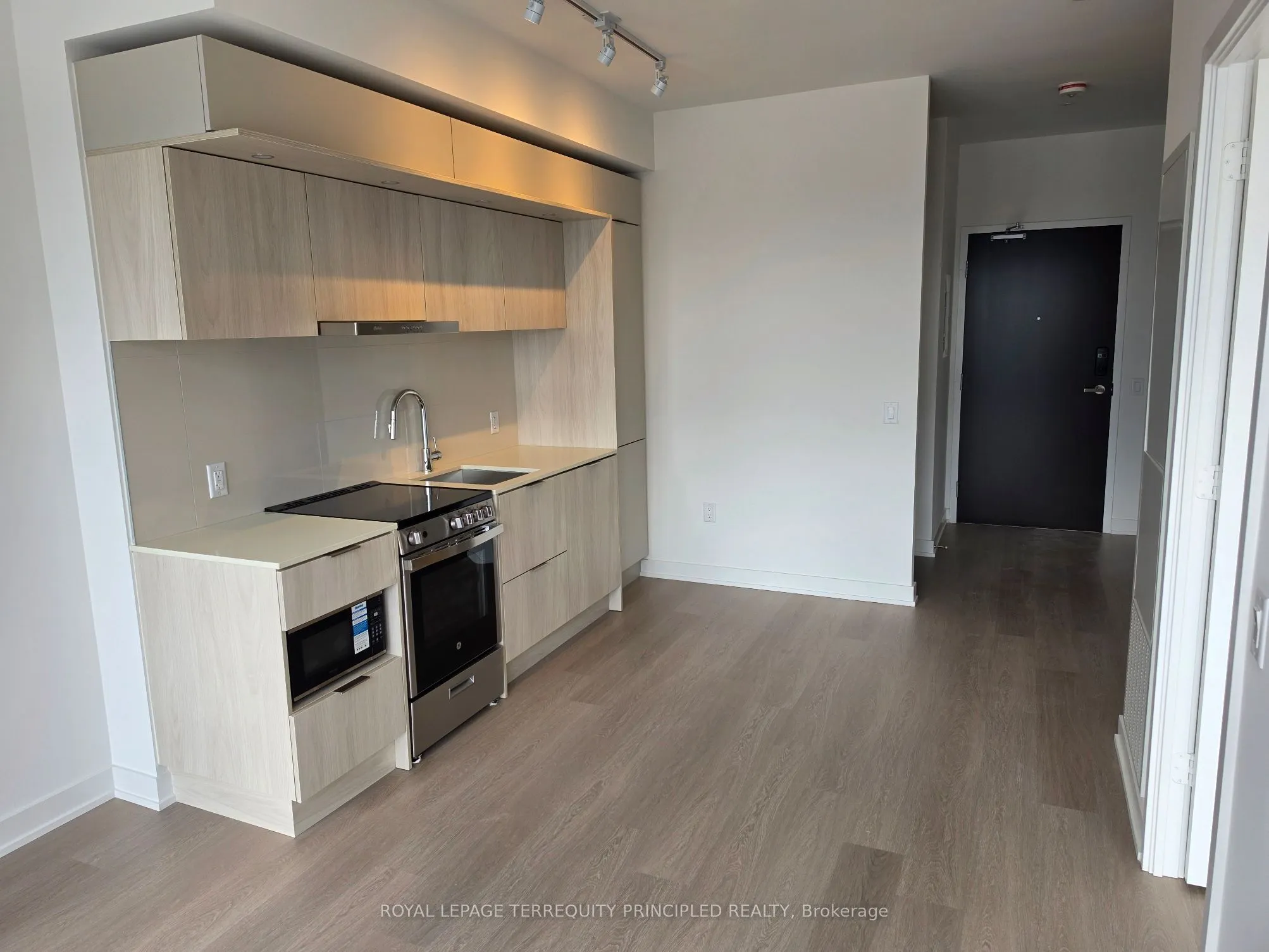 448 Burnhamthorpe Road W #517