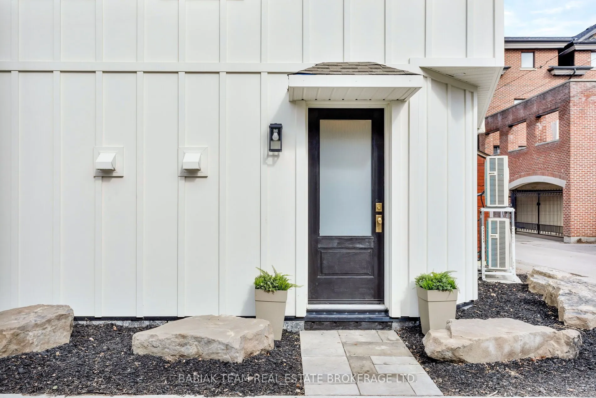 45 Montye Avenue