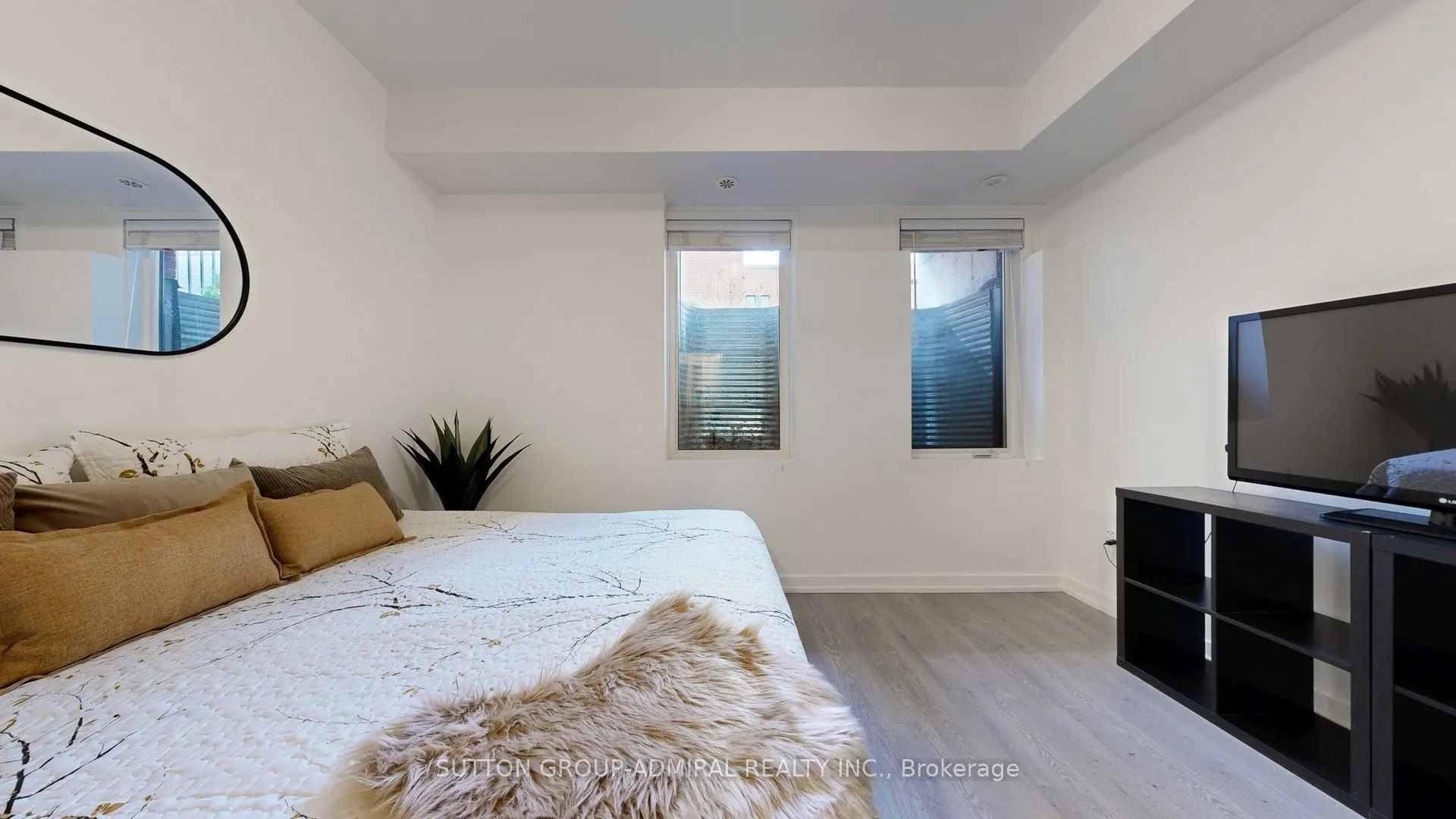 867 Wilson Avenue #1B