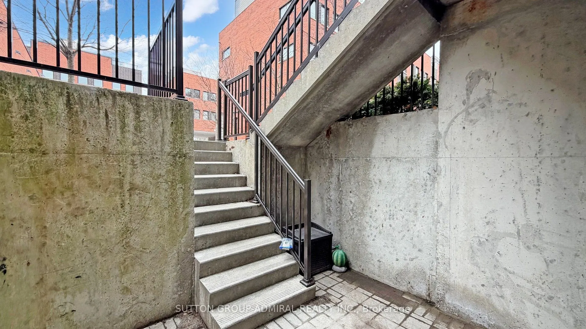 867 Wilson Avenue #1B