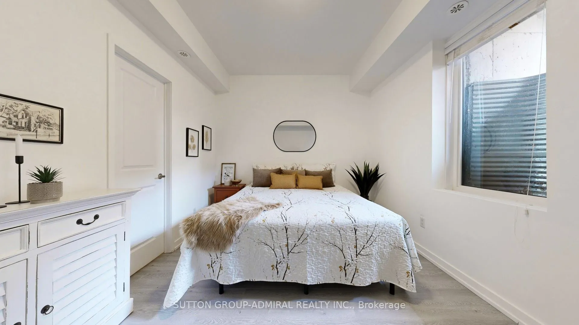 867 Wilson Avenue #1B