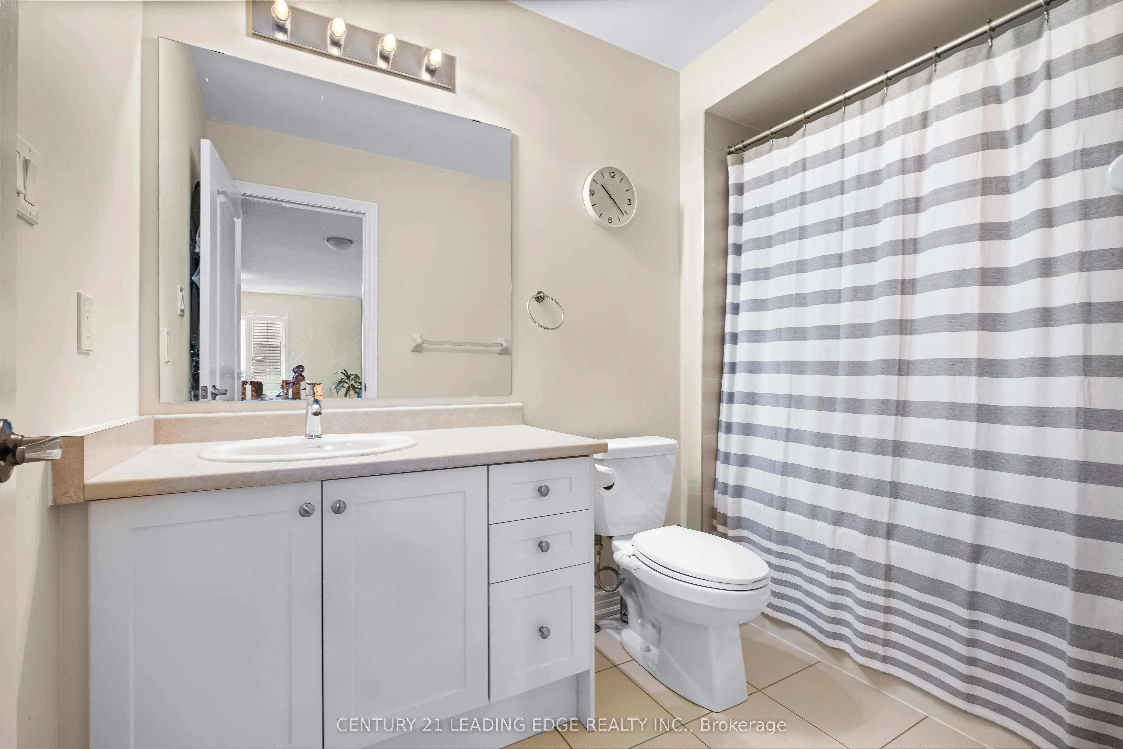 35 Lobelia Street #4