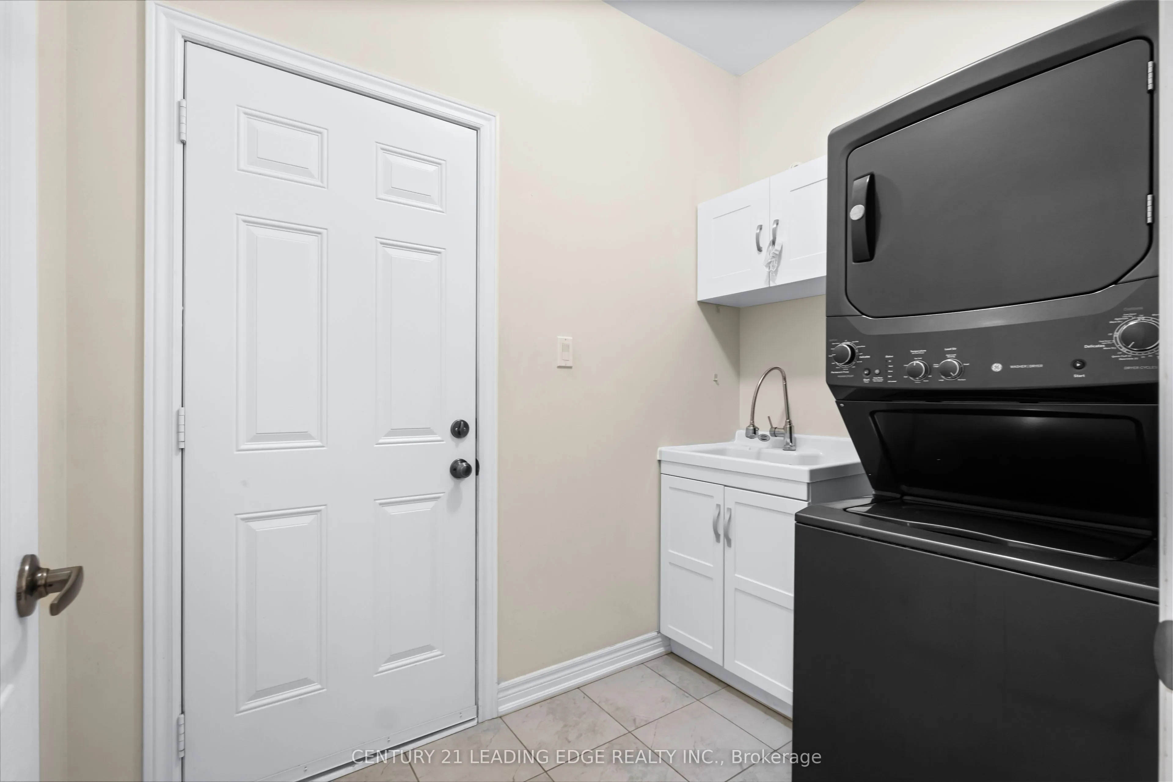 35 Lobelia Street #4