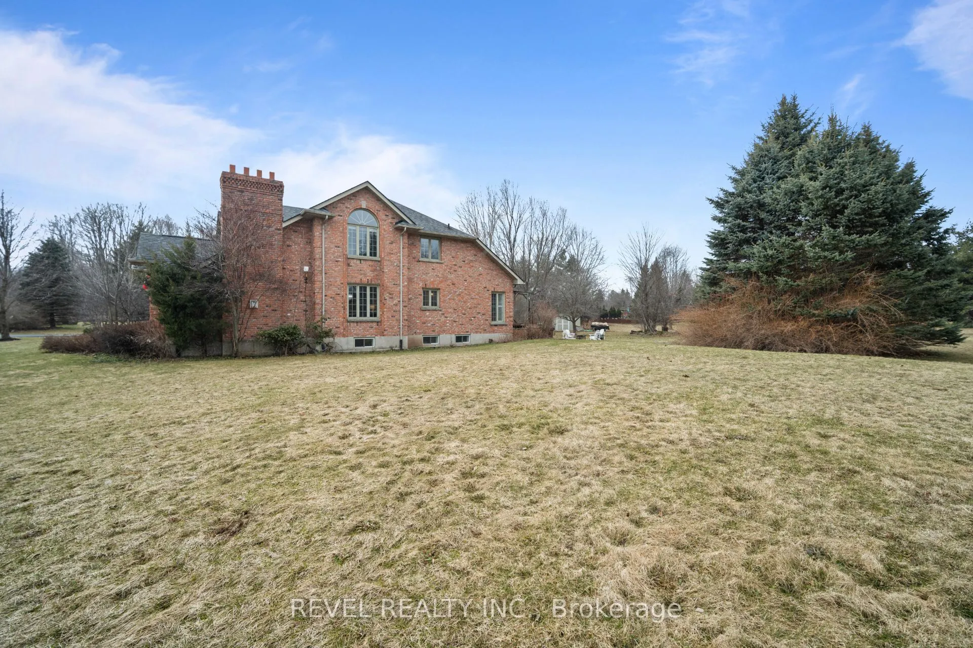 2255 Mohawk Trail