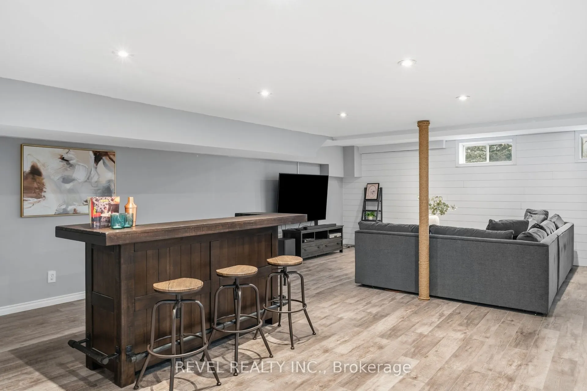 2255 Mohawk Trail
