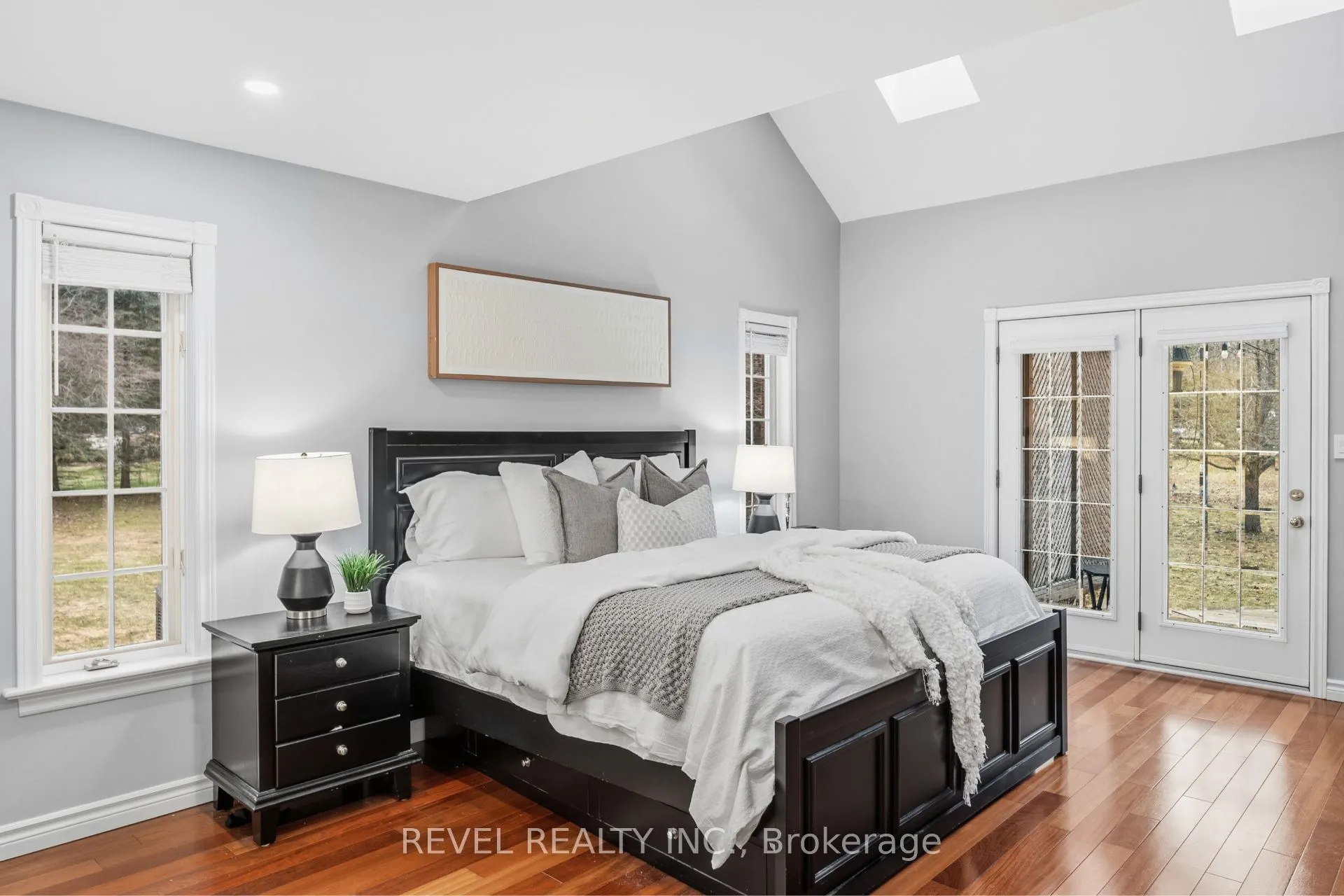 2255 Mohawk Trail