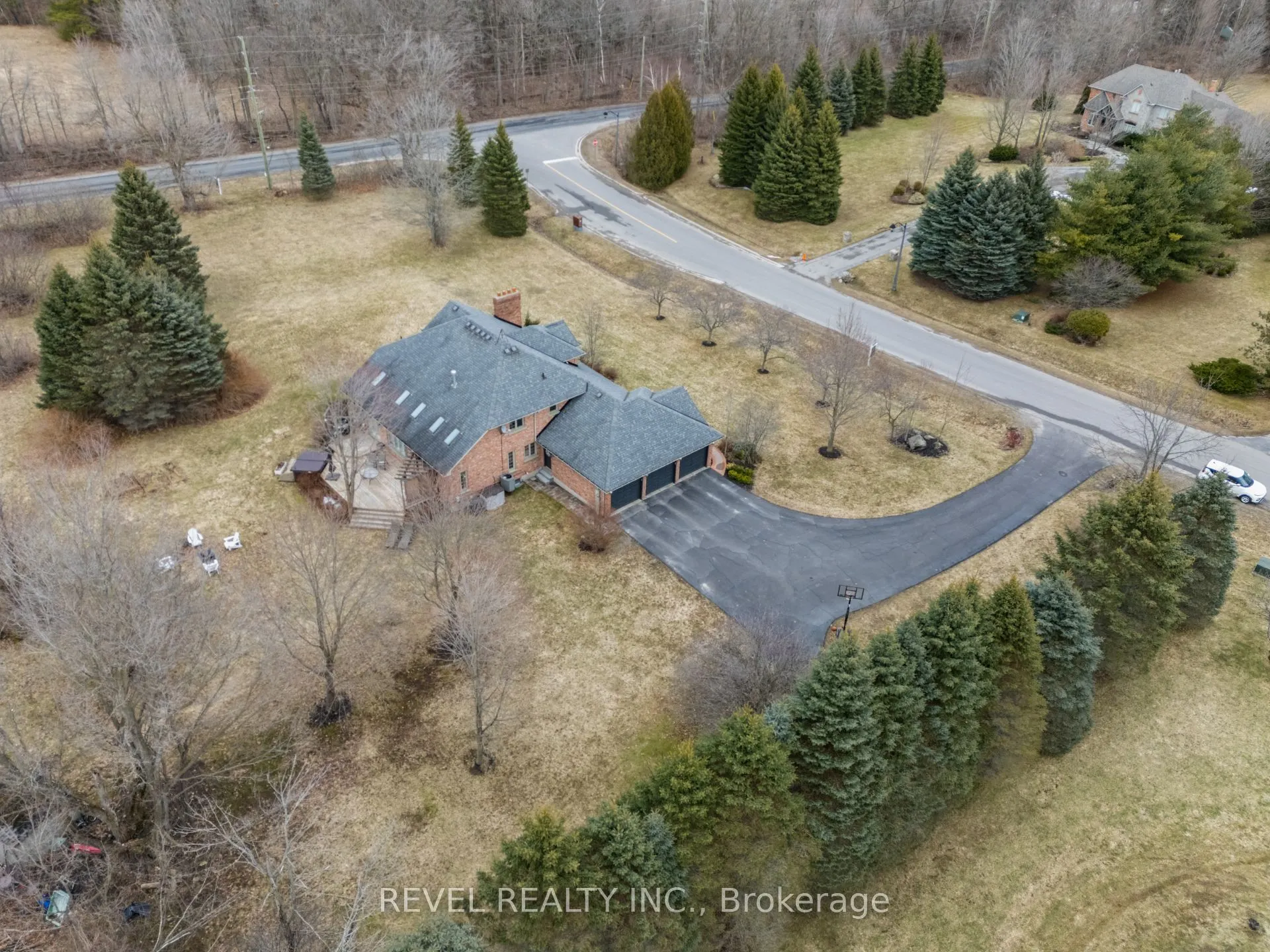 2255 Mohawk Trail