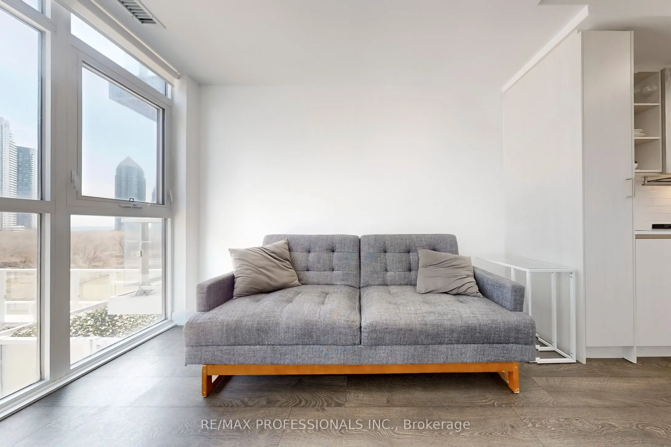 251 Manitoba Street #504