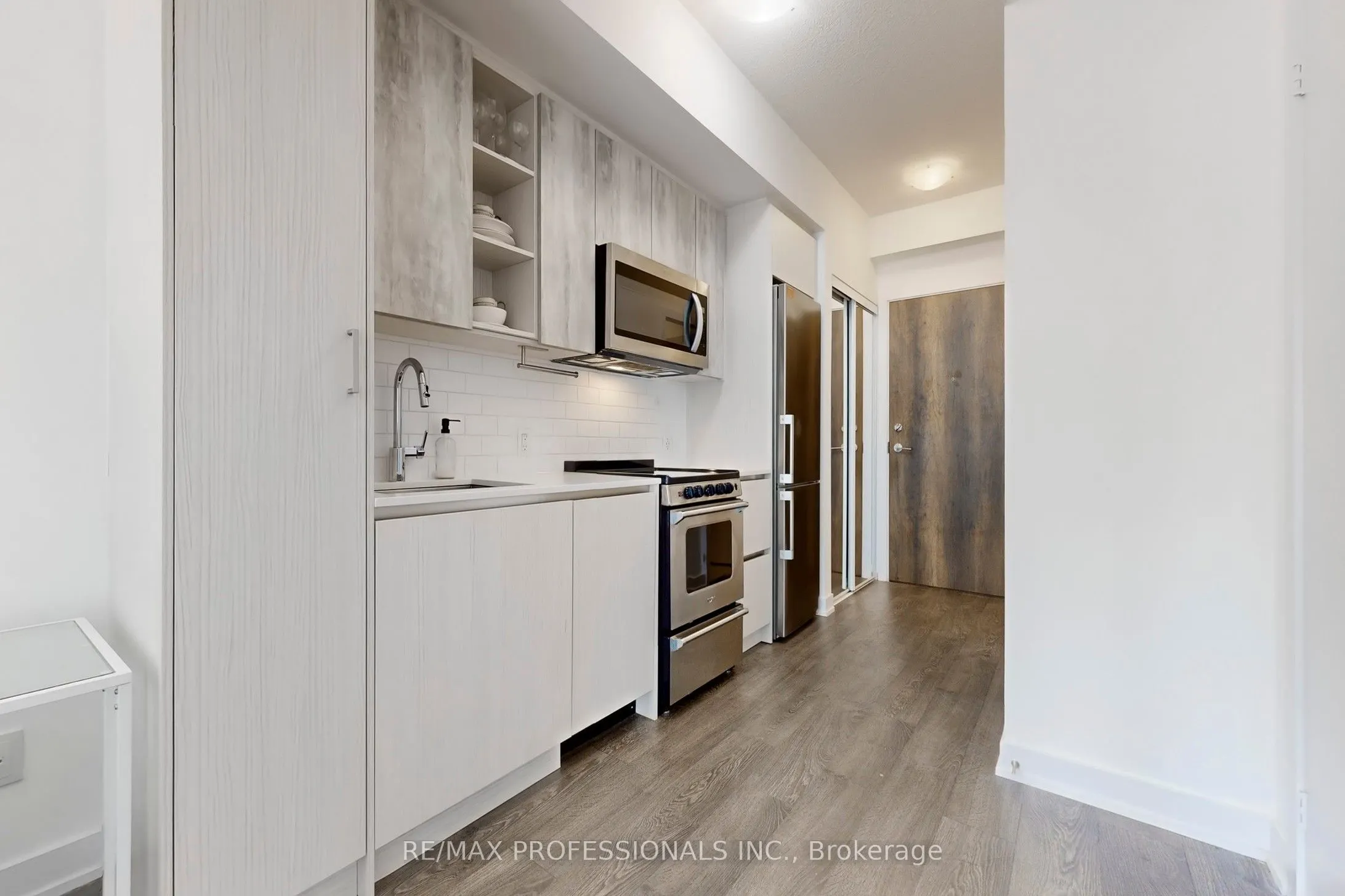 251 Manitoba Street #504
