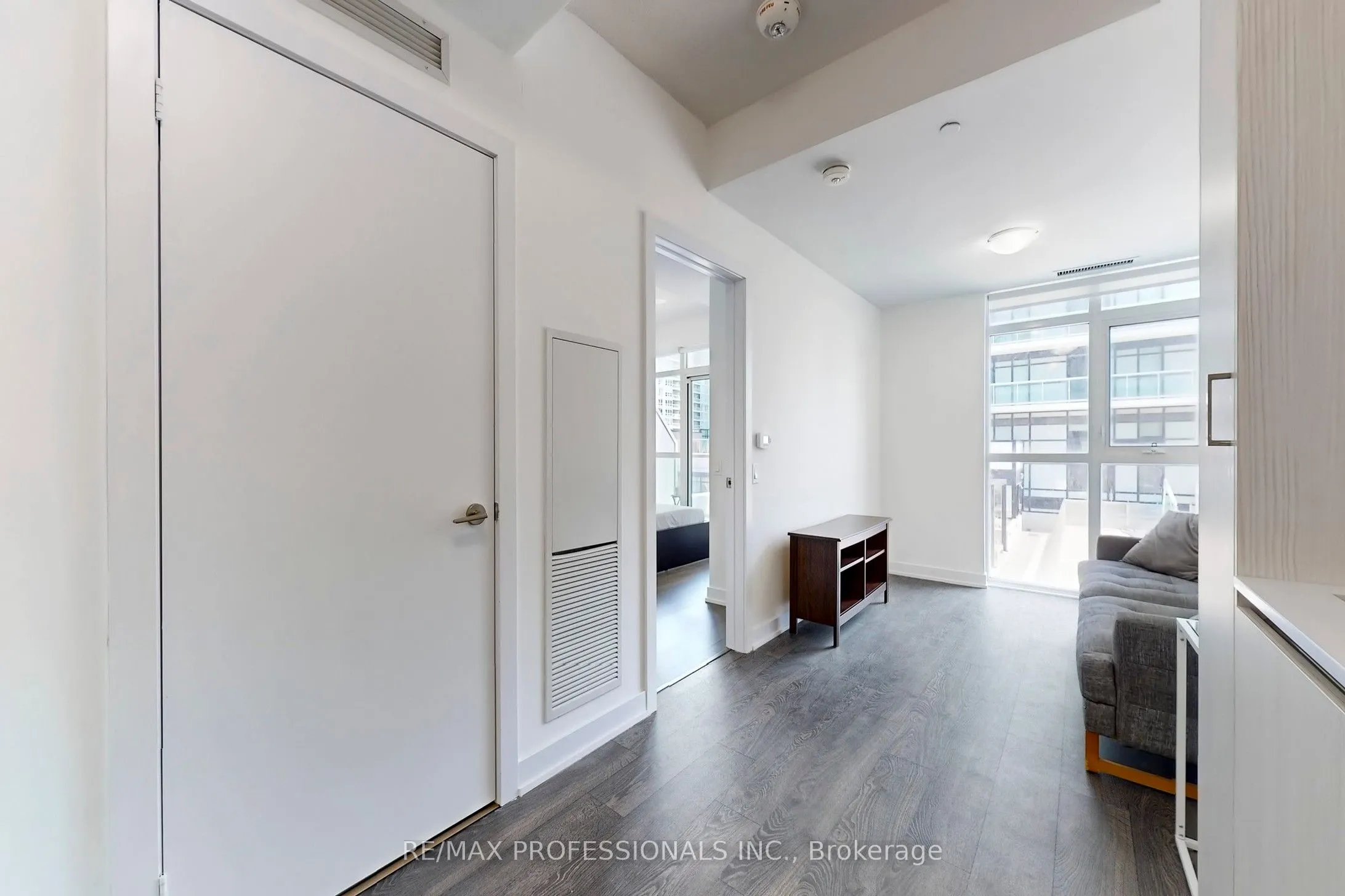 251 Manitoba Street #504