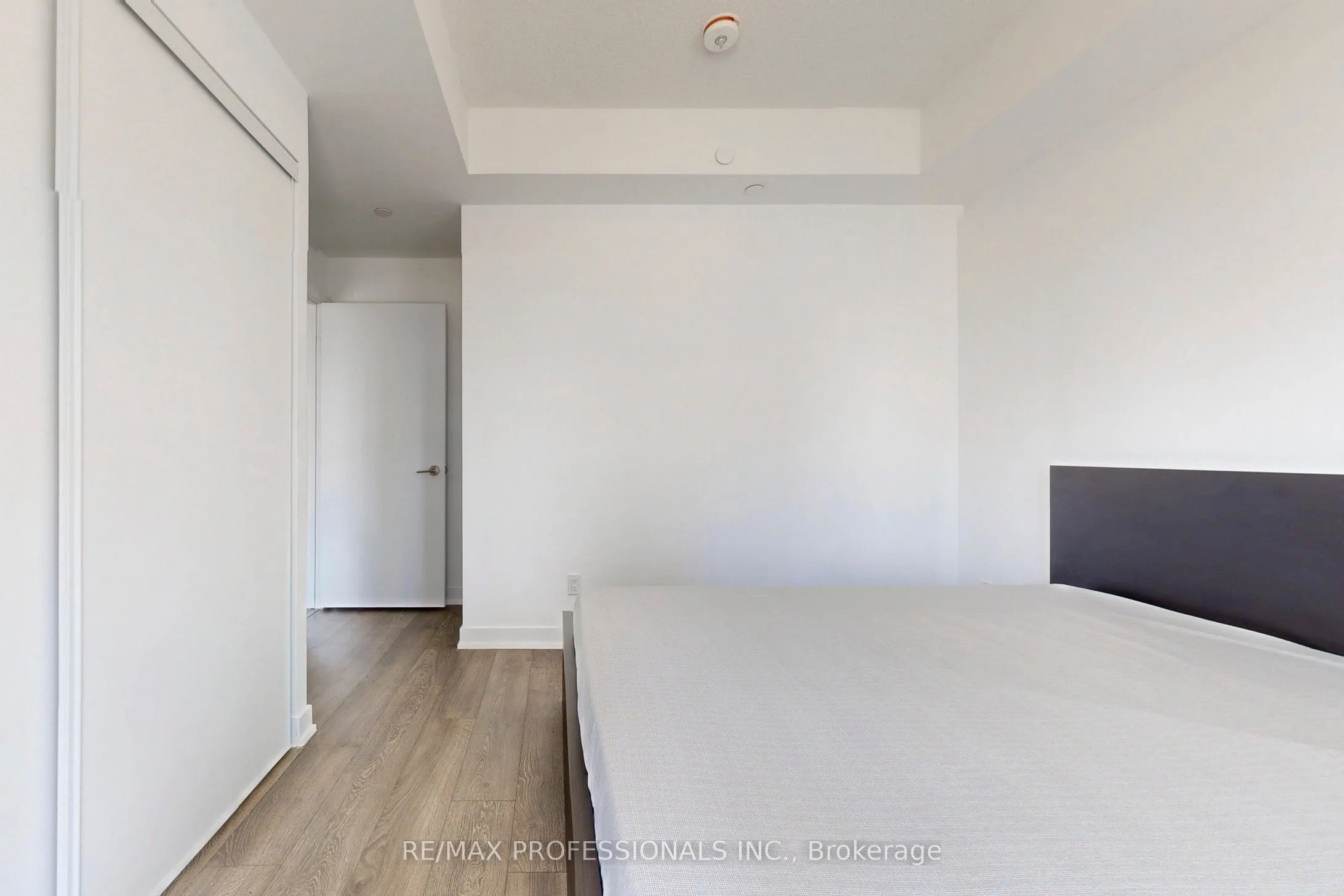 251 Manitoba Street #504