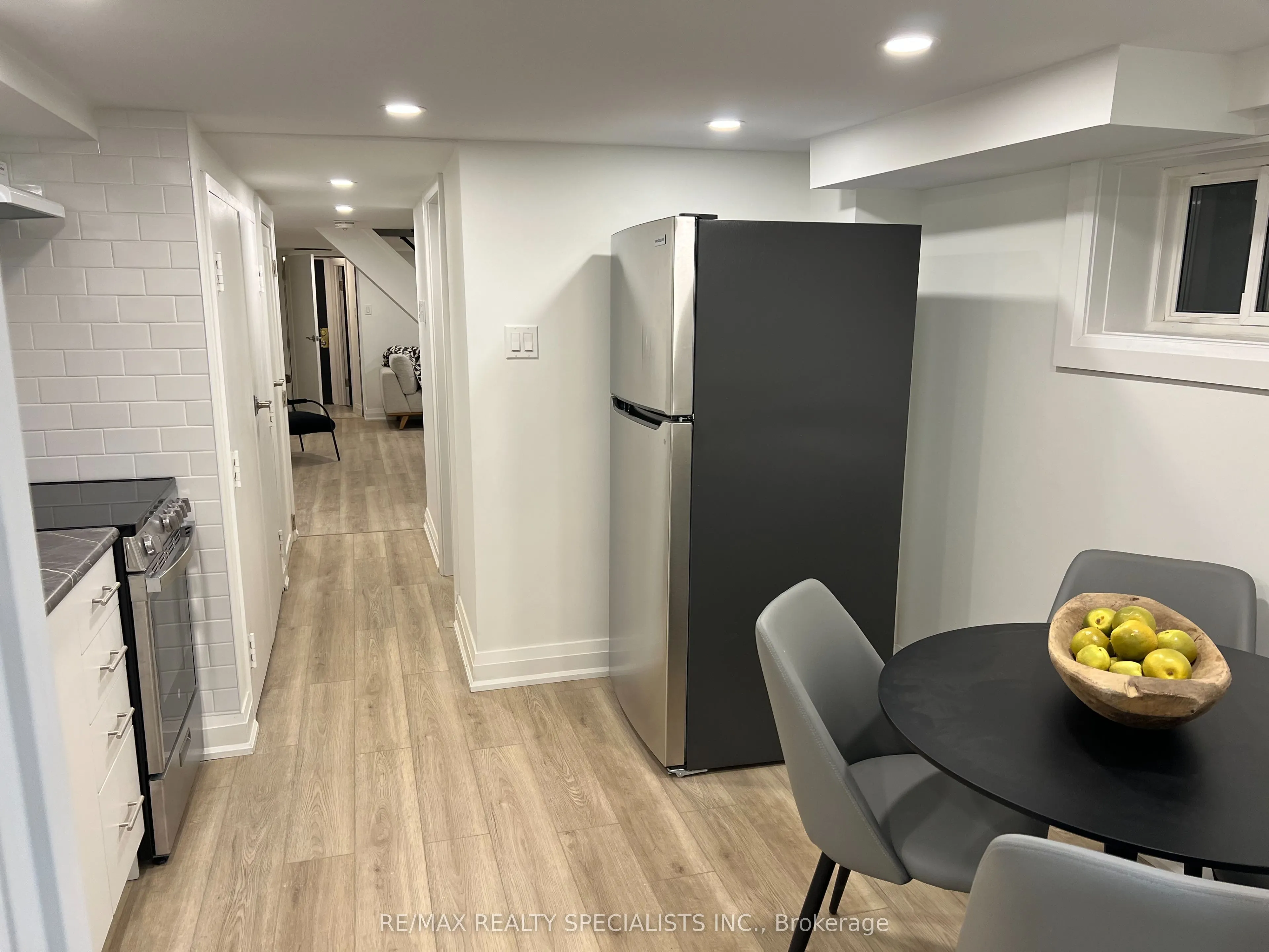 252 Earlscourt Avenue
