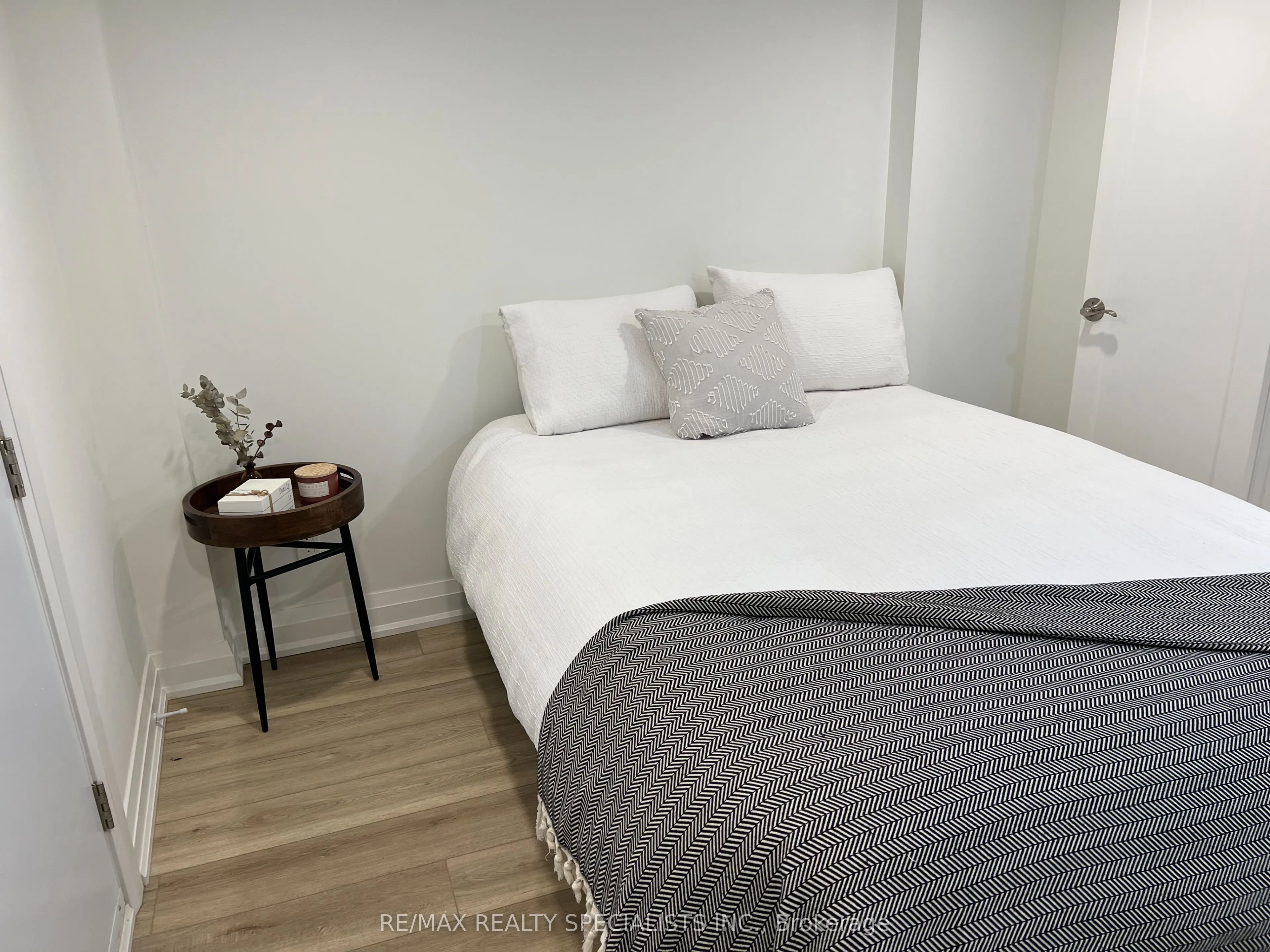 252 Earlscourt Avenue