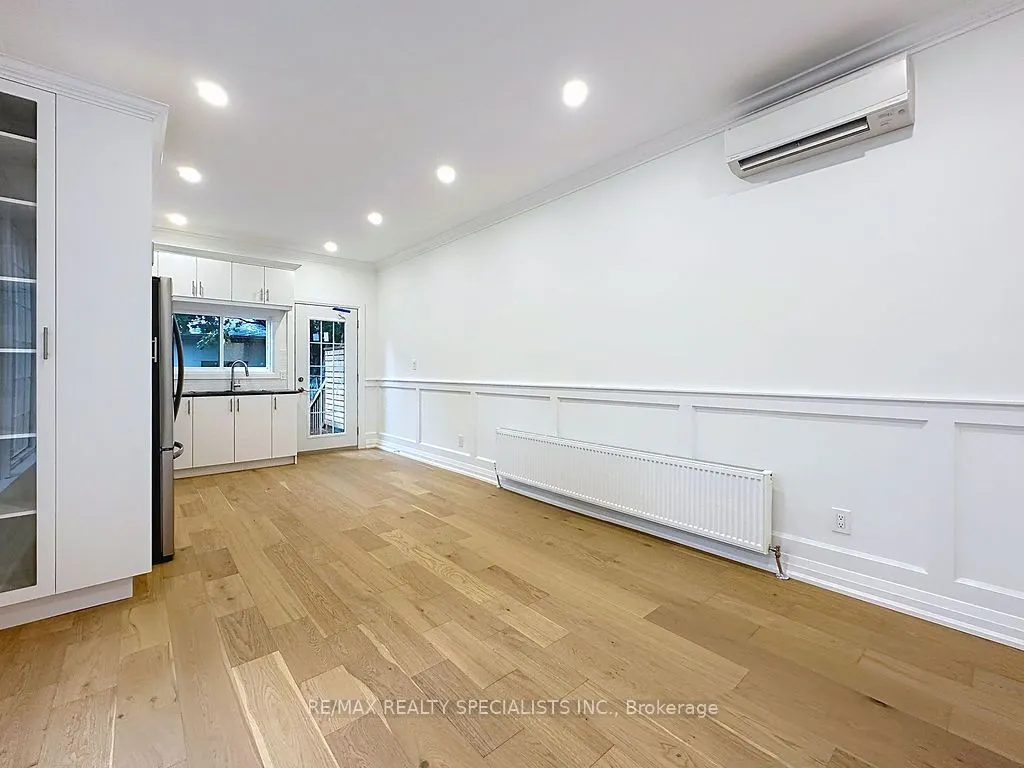 252 Earlscourt Avenue