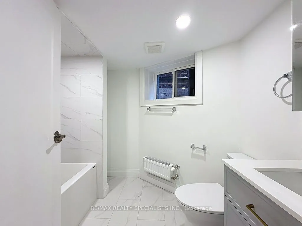 252 Earlscourt Avenue