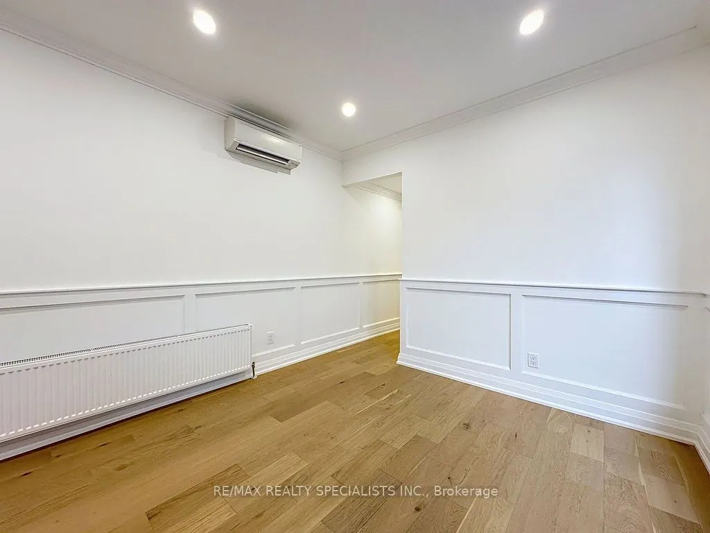 252 Earlscourt Avenue