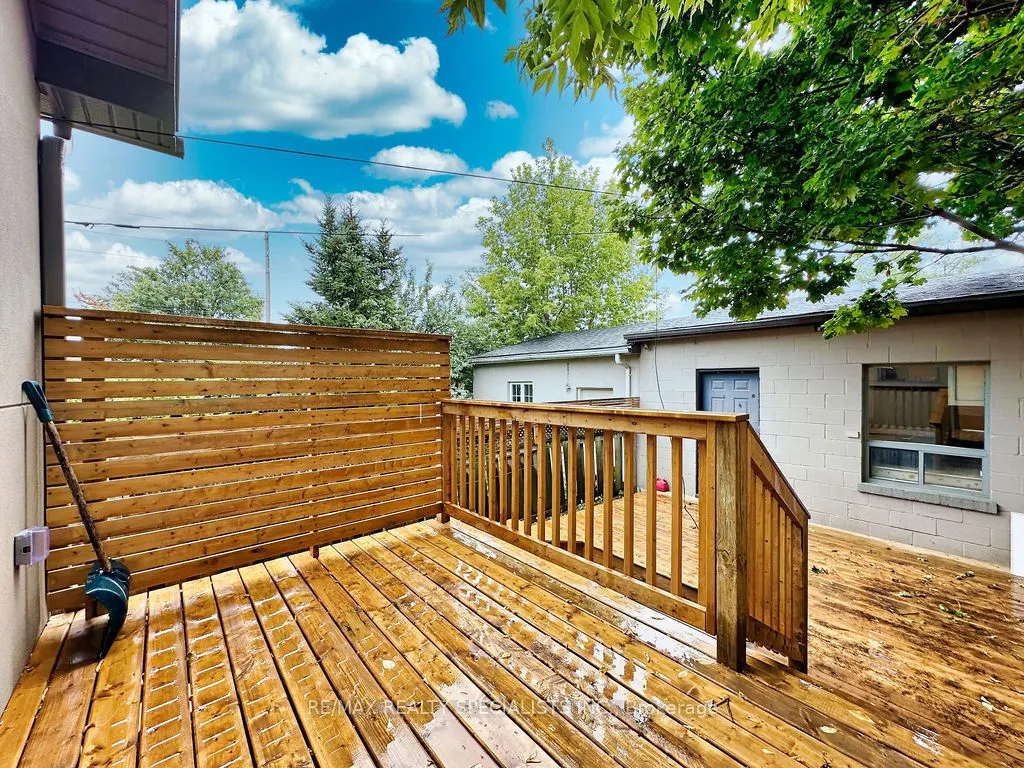 252 Earlscourt Avenue