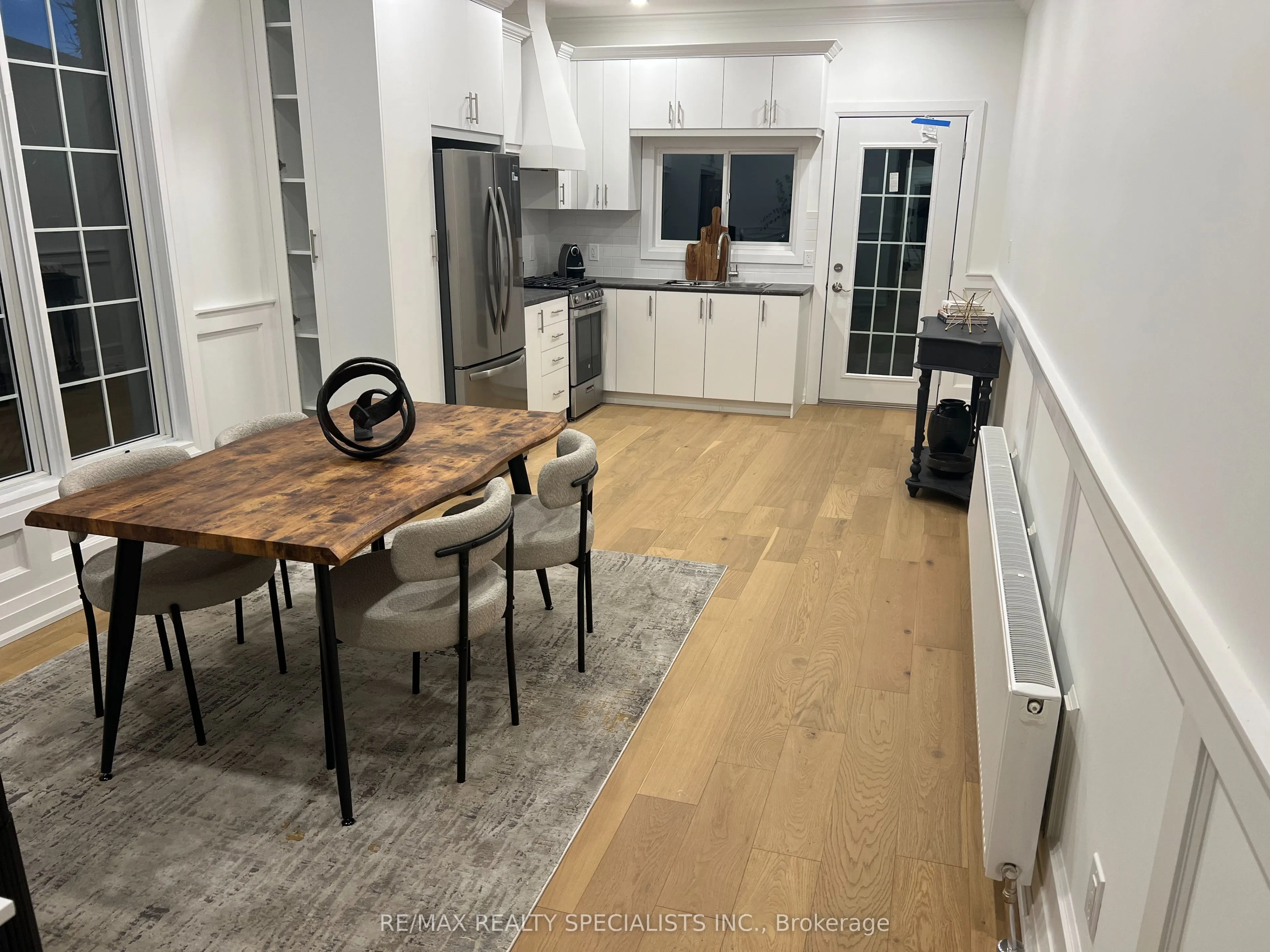 252 Earlscourt Avenue