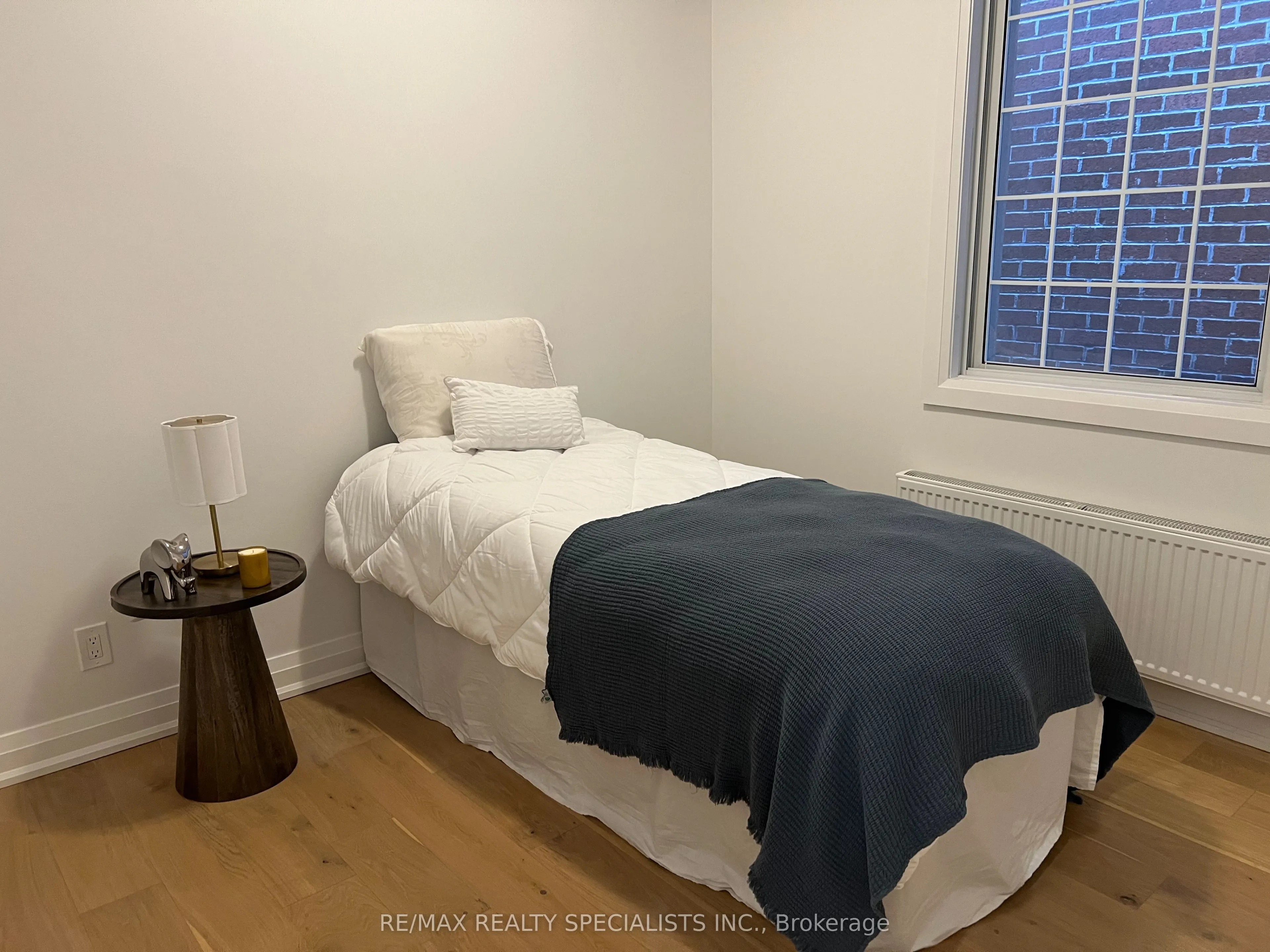 252 Earlscourt Avenue