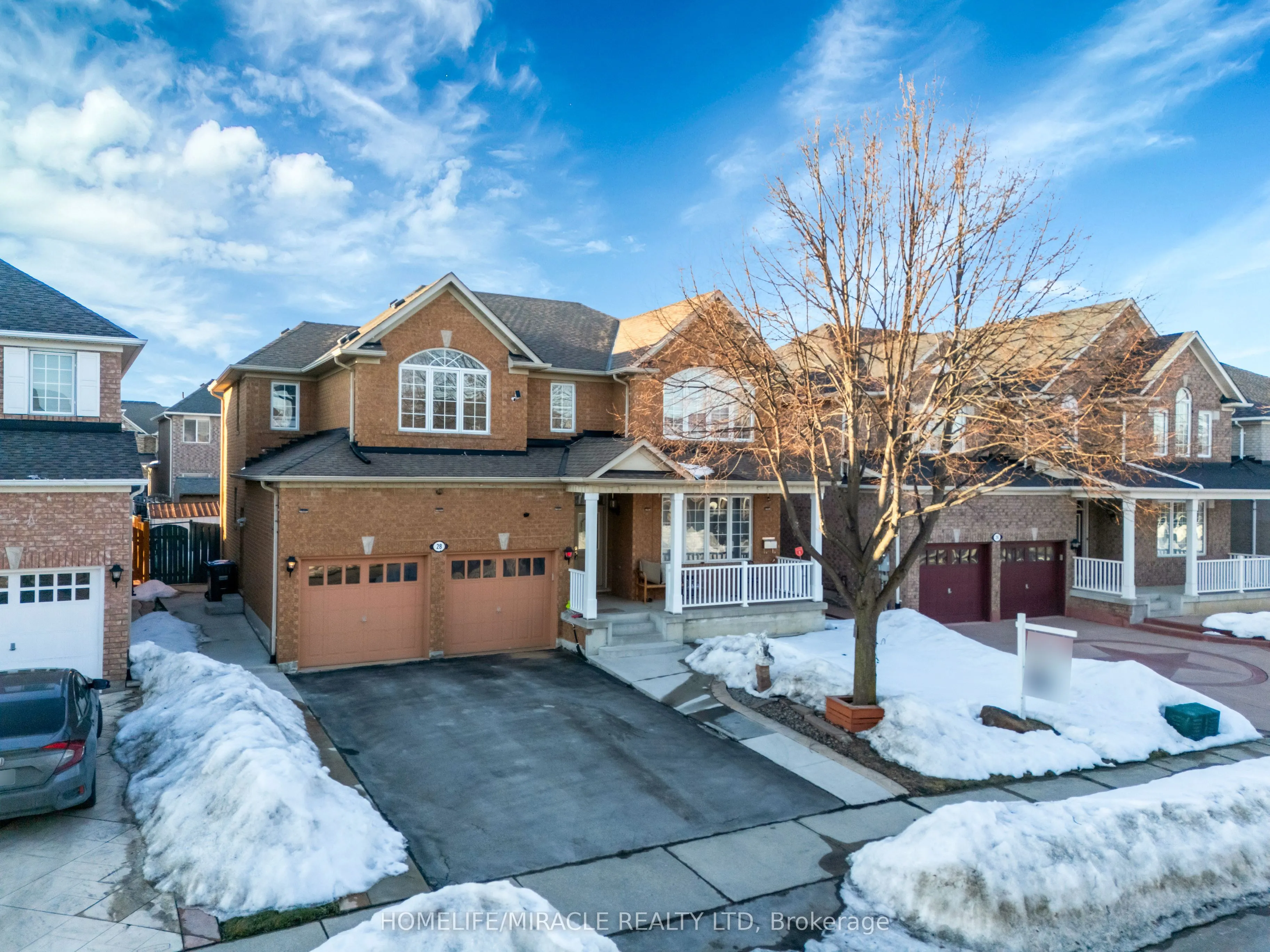 28 Latania Boulevard