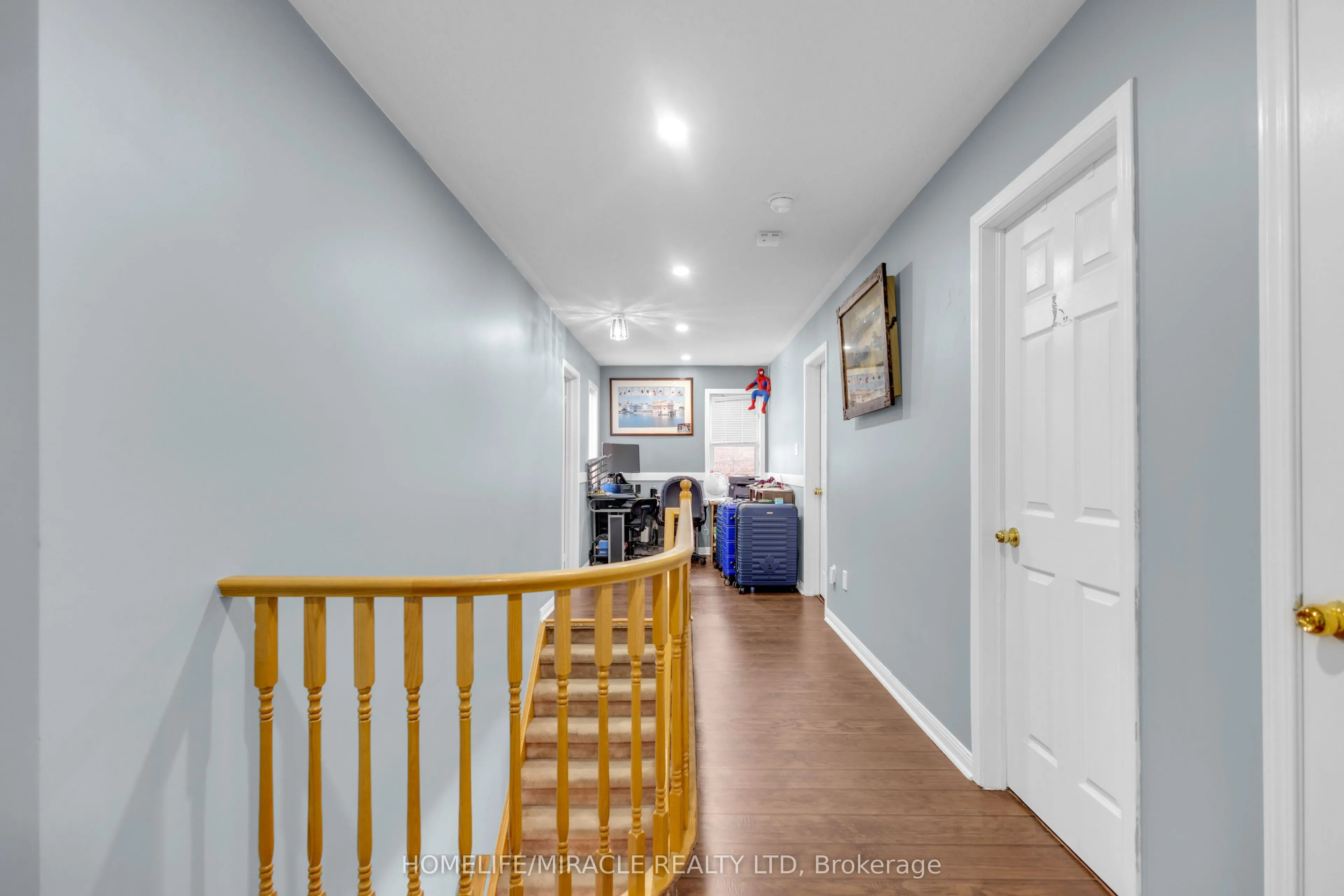 28 Latania Boulevard