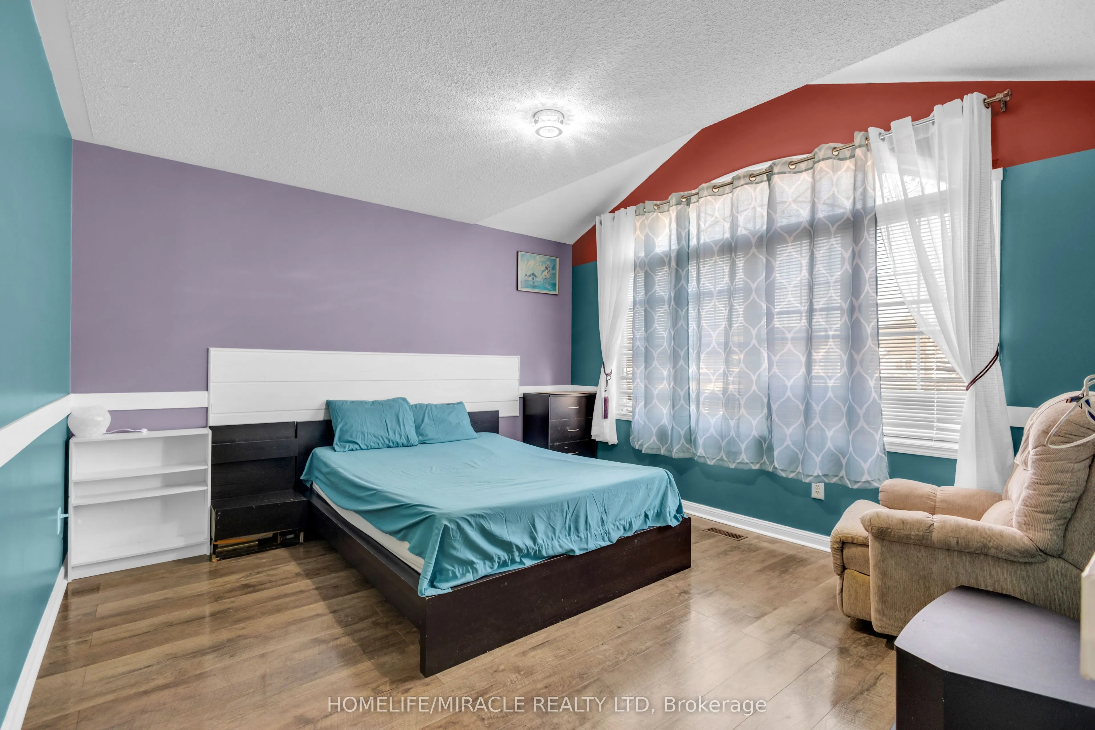 28 Latania Boulevard