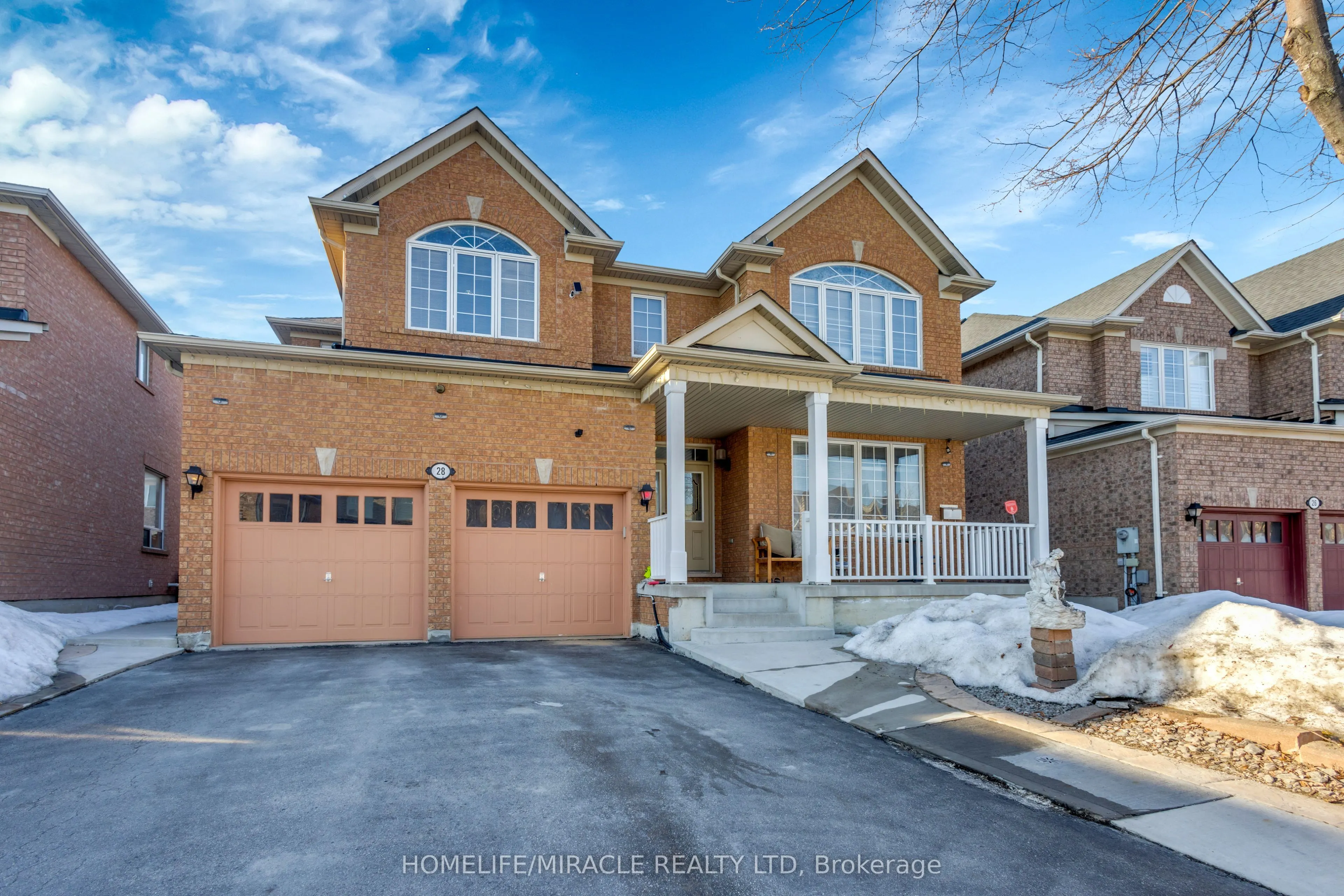 28 Latania Boulevard
