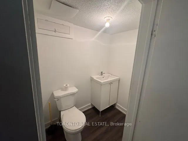 1580 Queen Street W