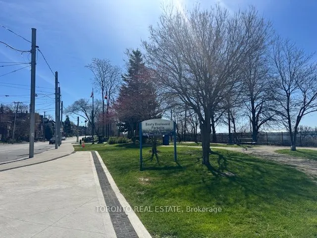 1580 Queen Street W