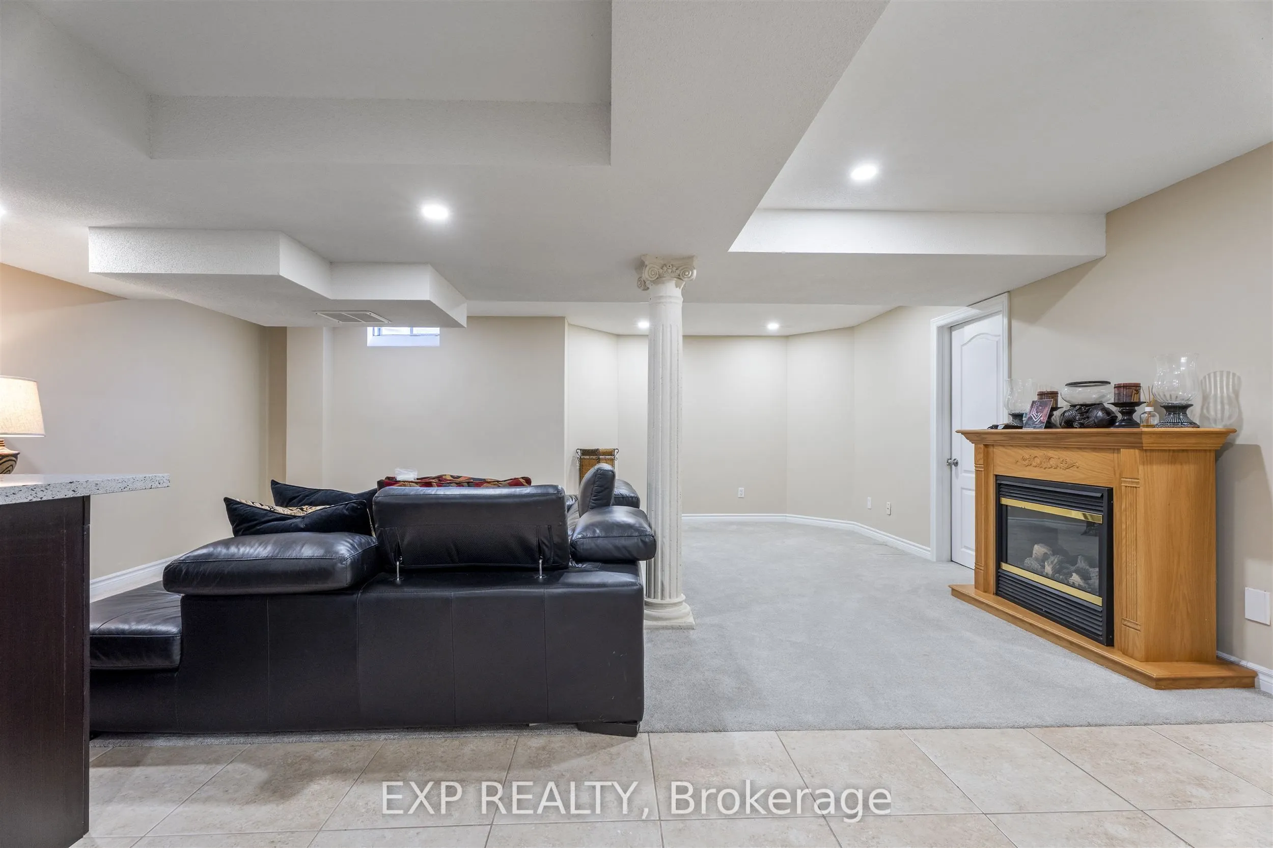76 Hiberton Crescent