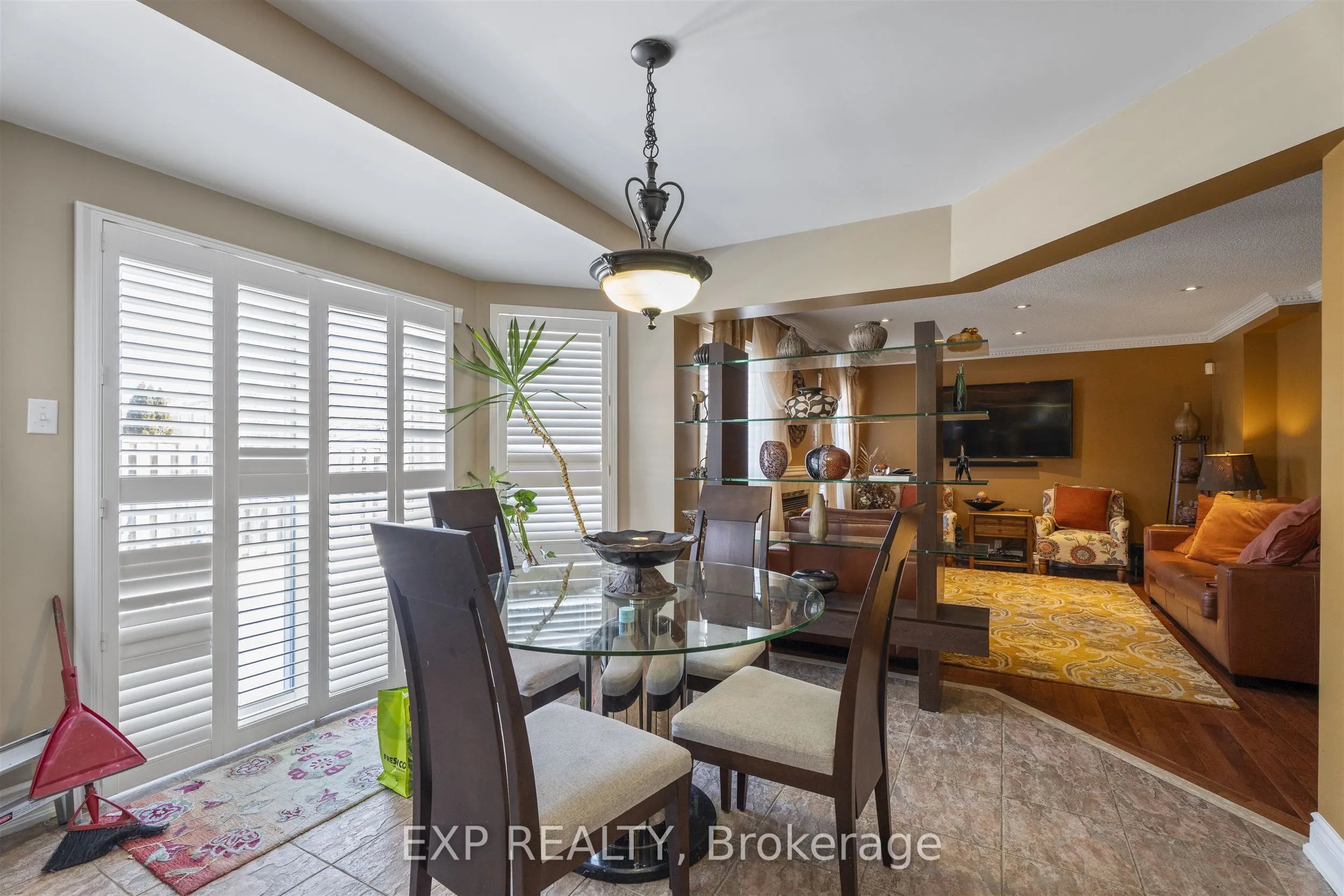 76 Hiberton Crescent