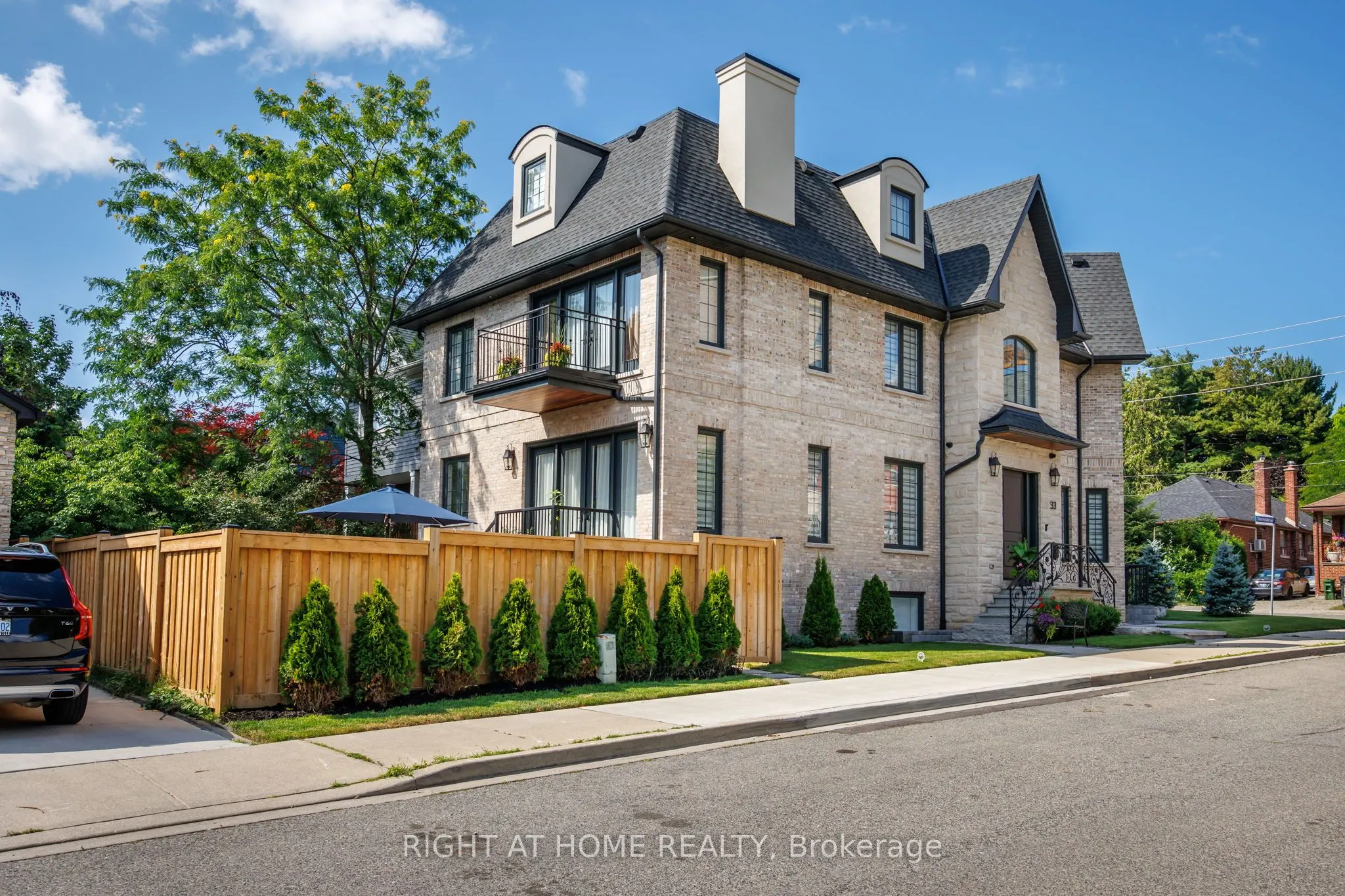 33 Thorndale Avenue