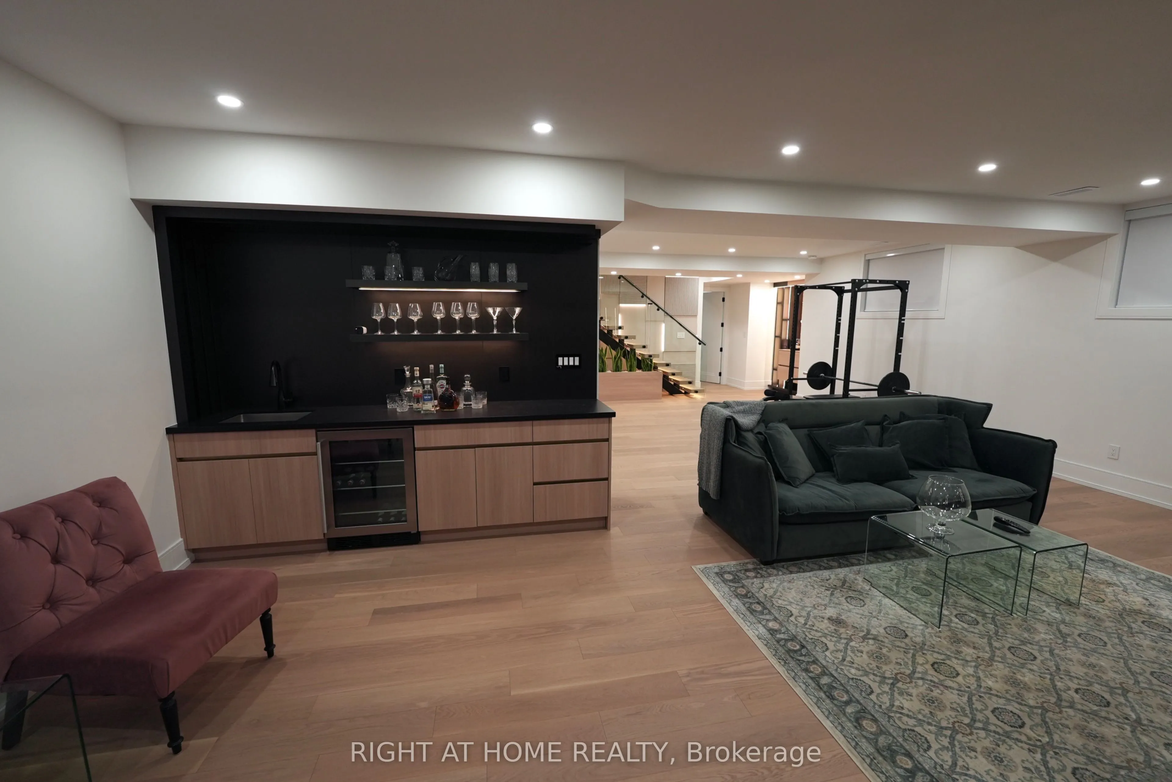 33 Thorndale Avenue