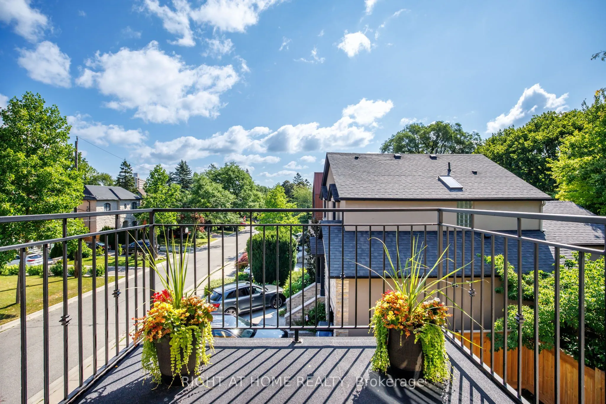 33 Thorndale Avenue