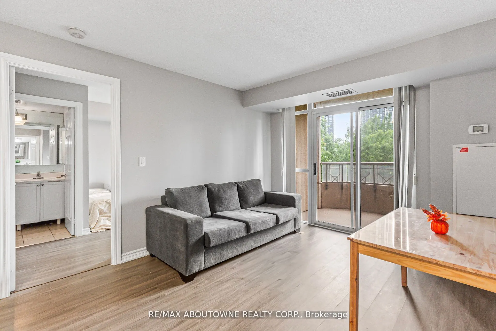 310 Burnhamthorpe Road W #401
