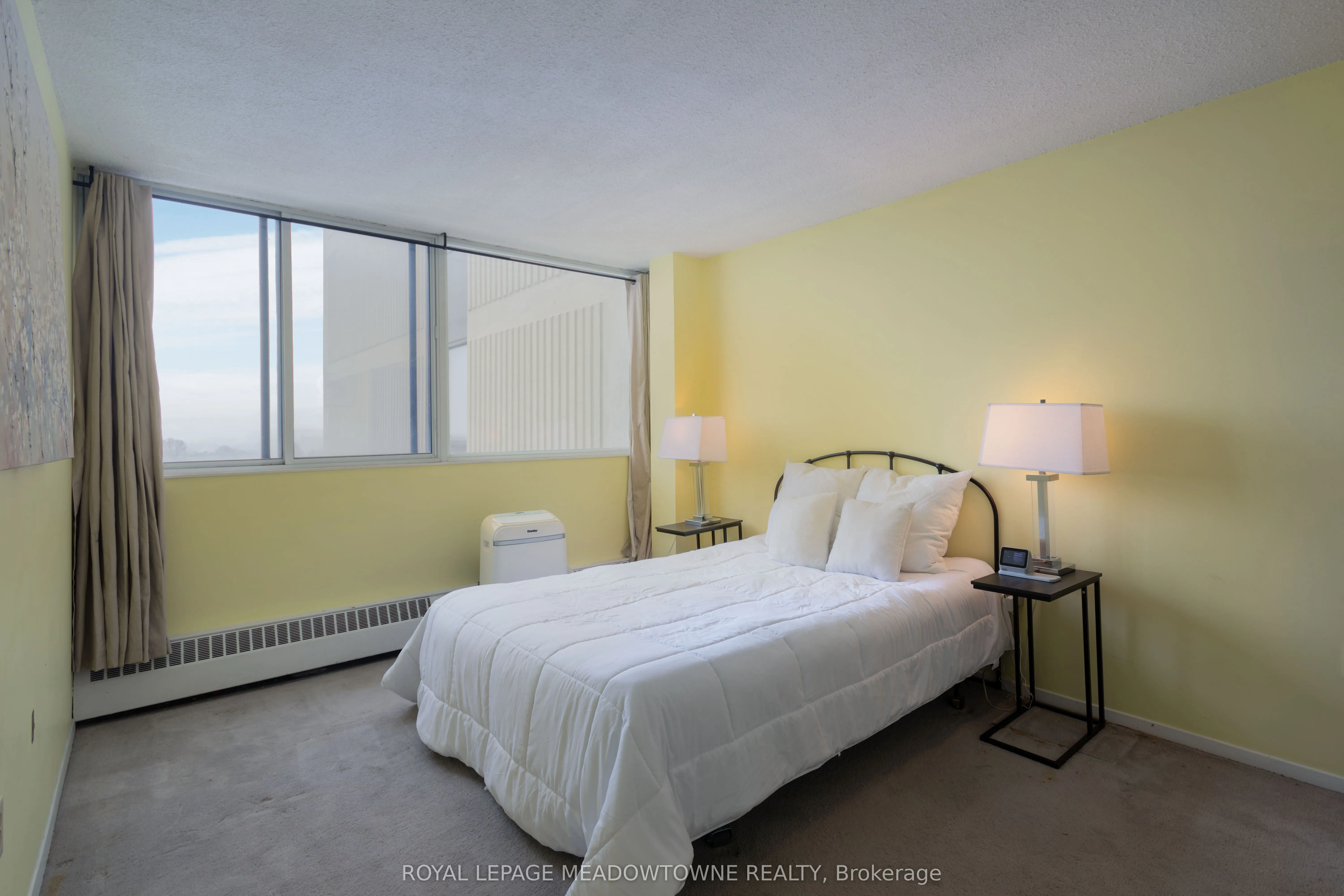 2301 Derry Road W ##806