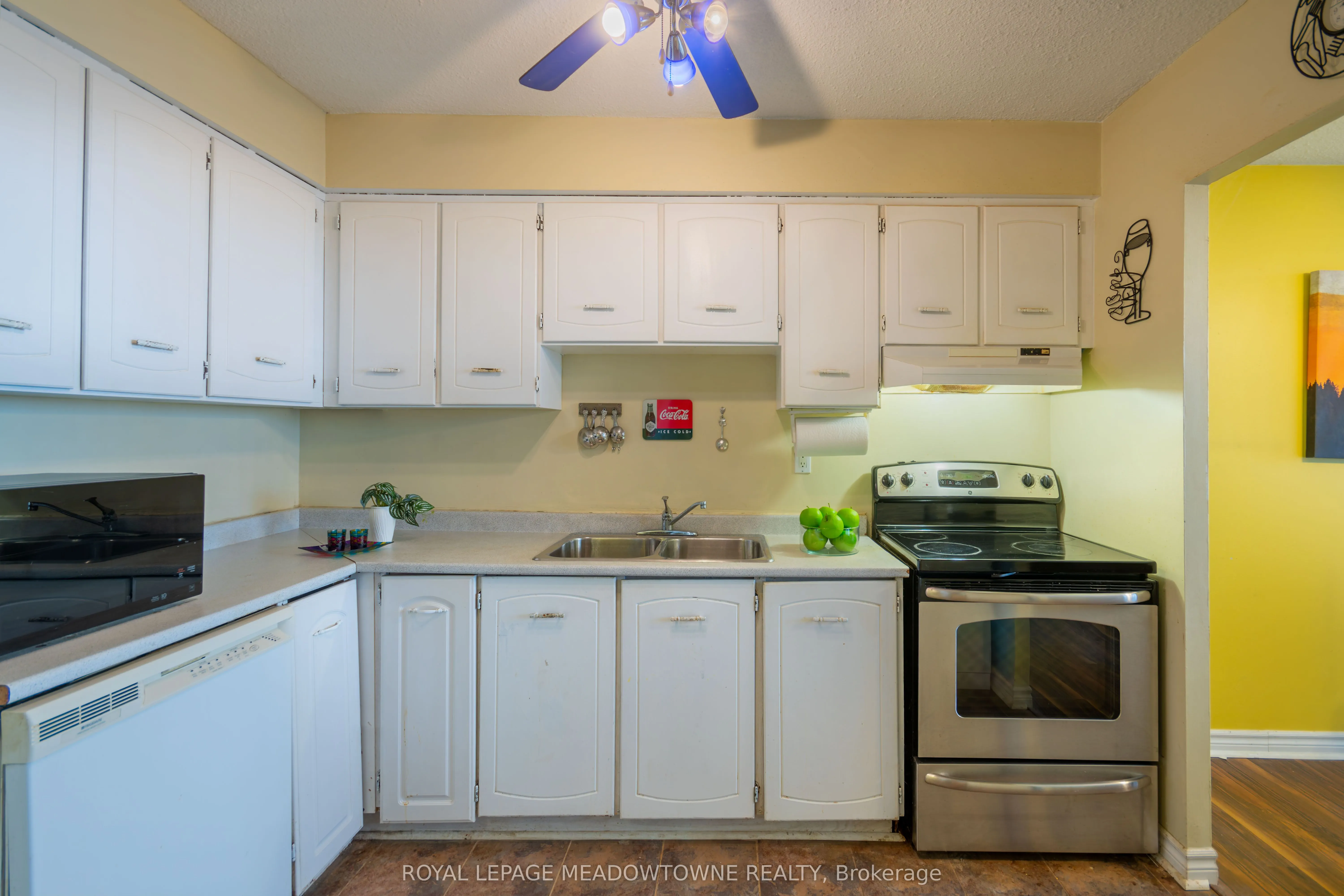 2301 Derry Road W ##806